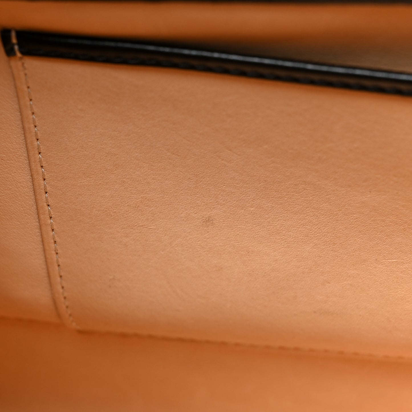 Box Calfskin MM Brillant Satchel Black