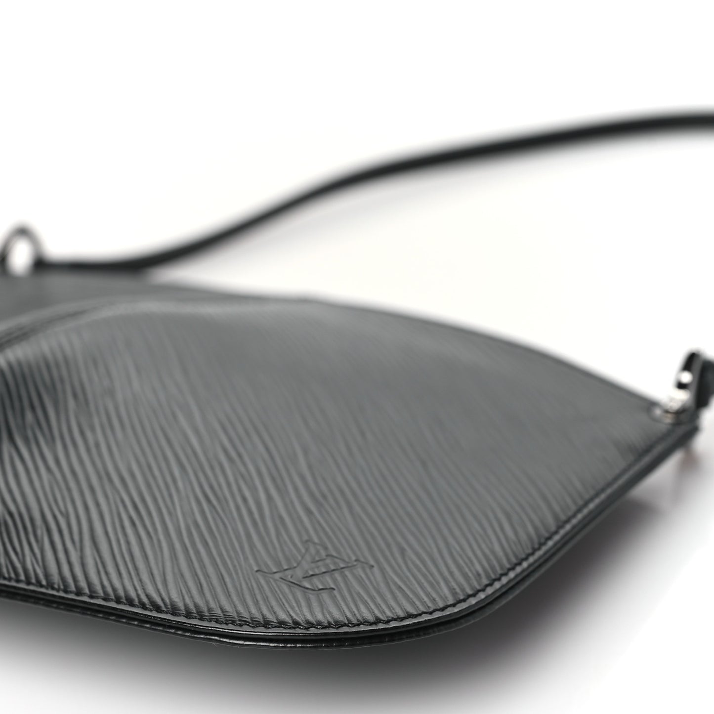 Epi Demi Lune Pochette Black