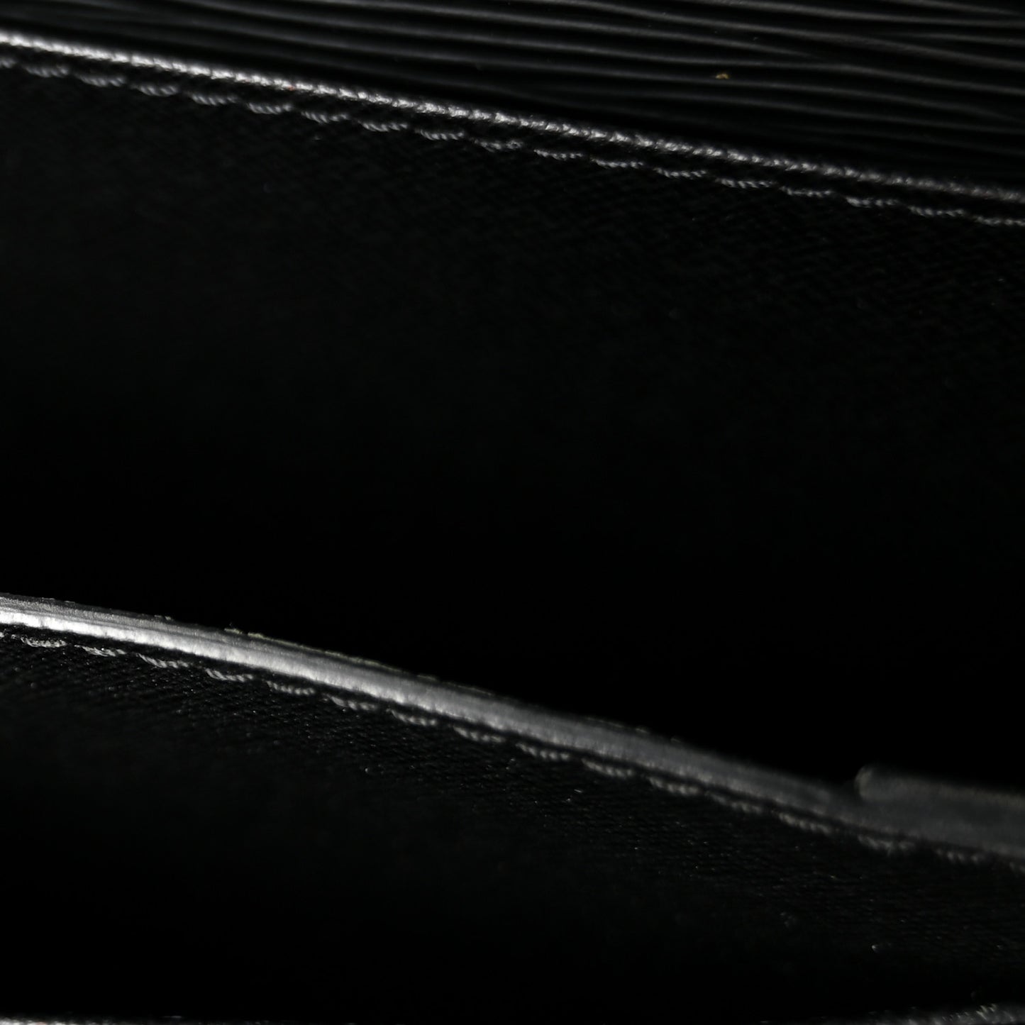 Epi Serviette Fermoir Briefcase Black