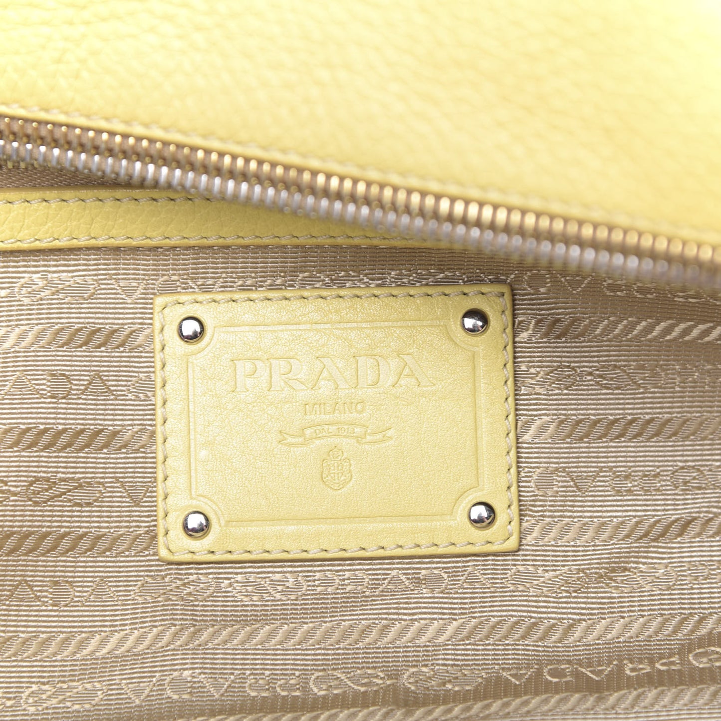Vitello Daino Satchel Ananas