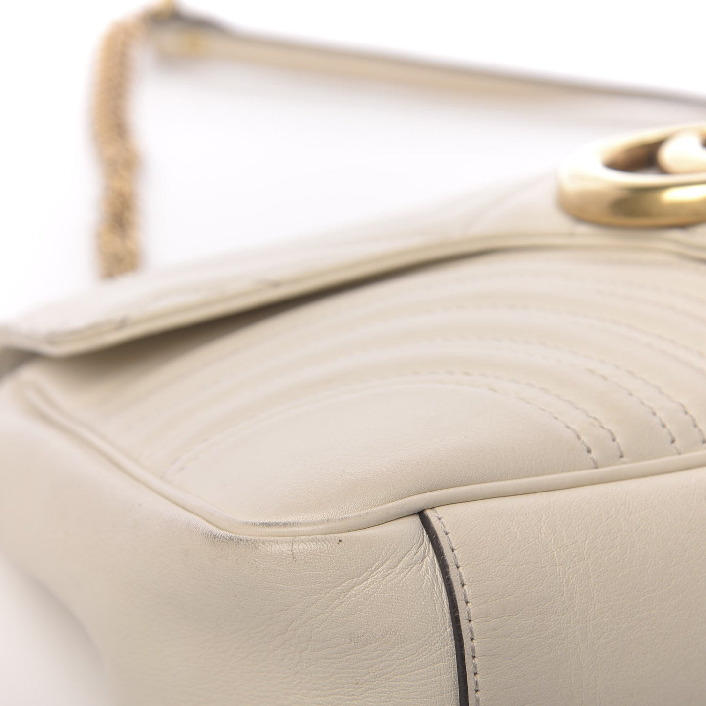 Calfskin Matelasse Medium GG Marmont Shoulder Bag White