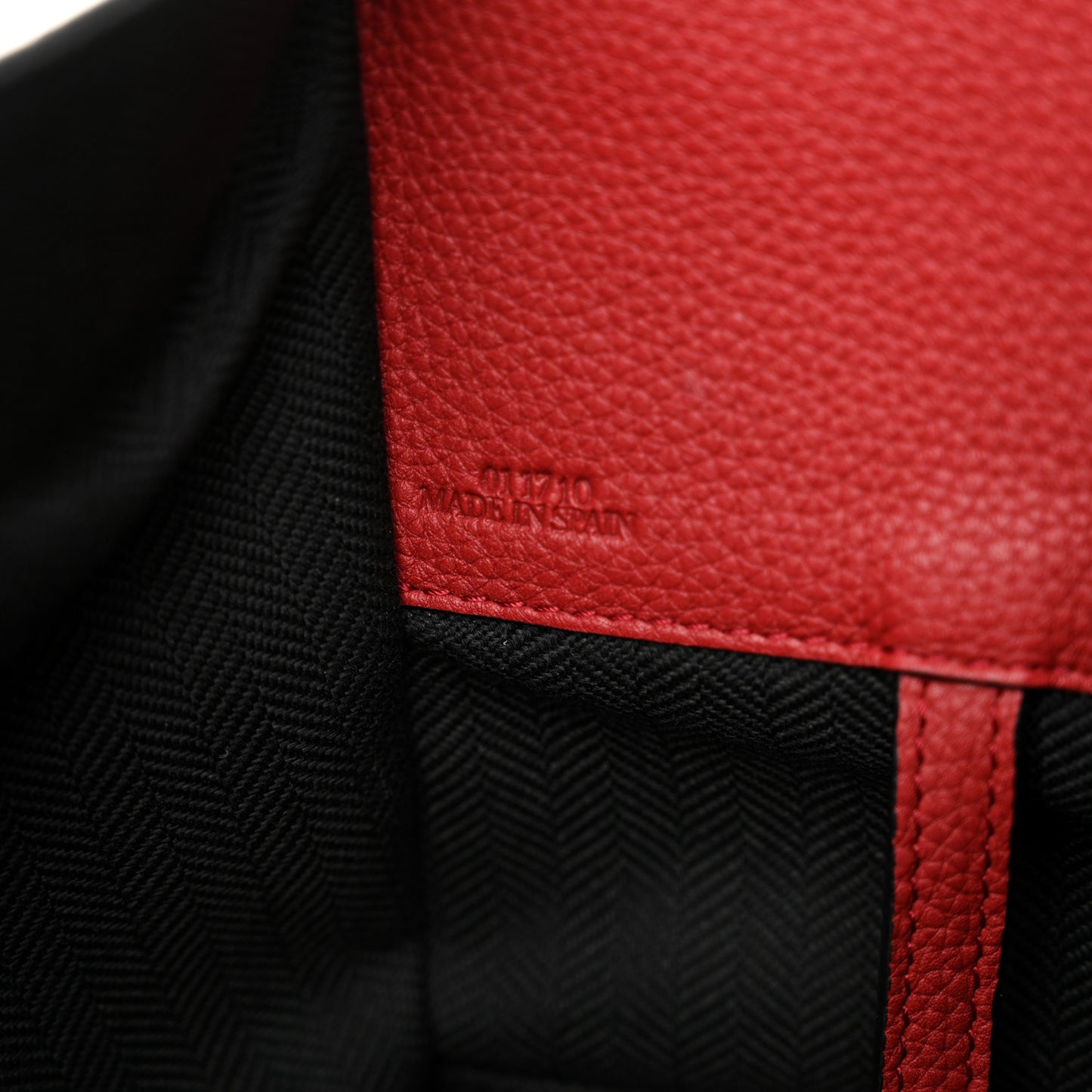 Calfskin Small Hammock Shoulder Bag Rouge