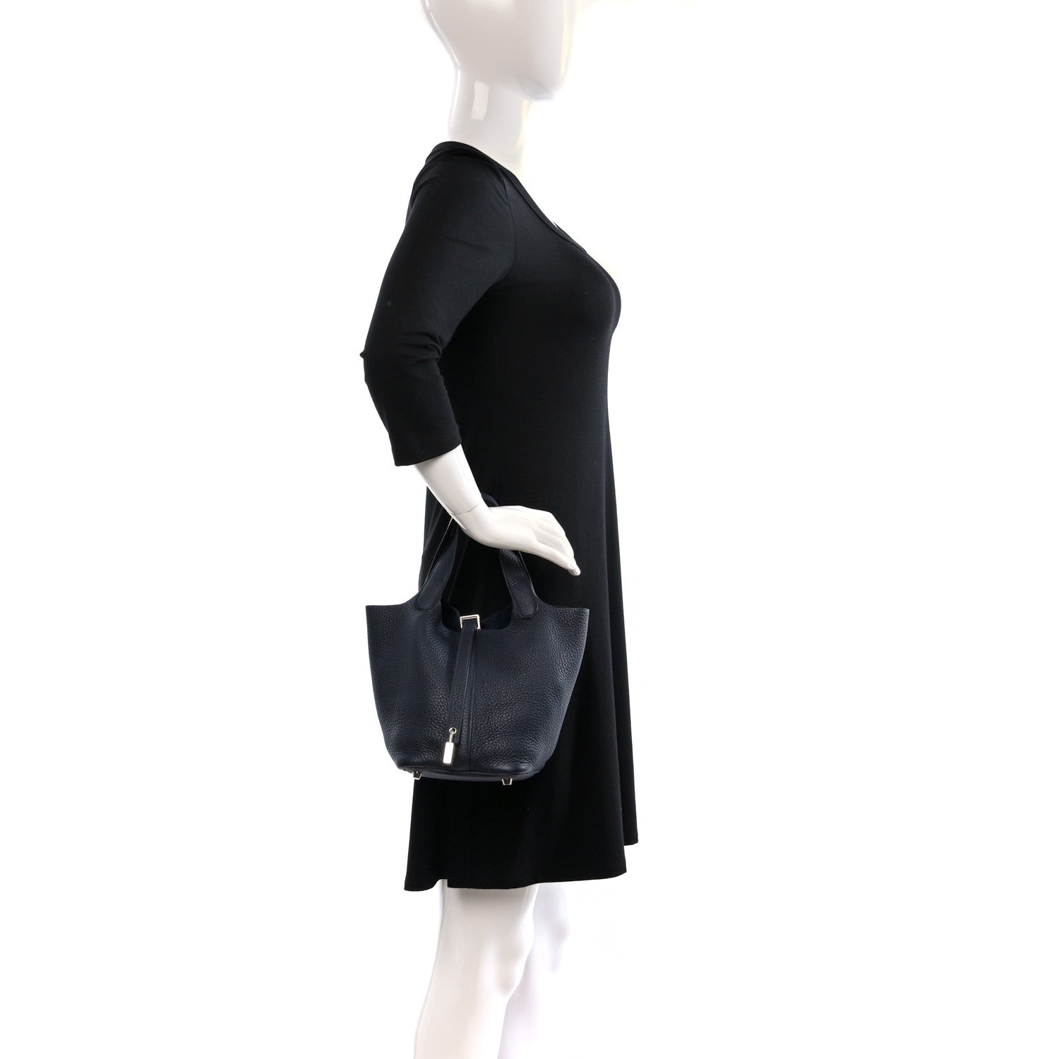 Hermes Taurillon Clemence Picotin Lock 18 PM Bleu Nuit 2 of 10