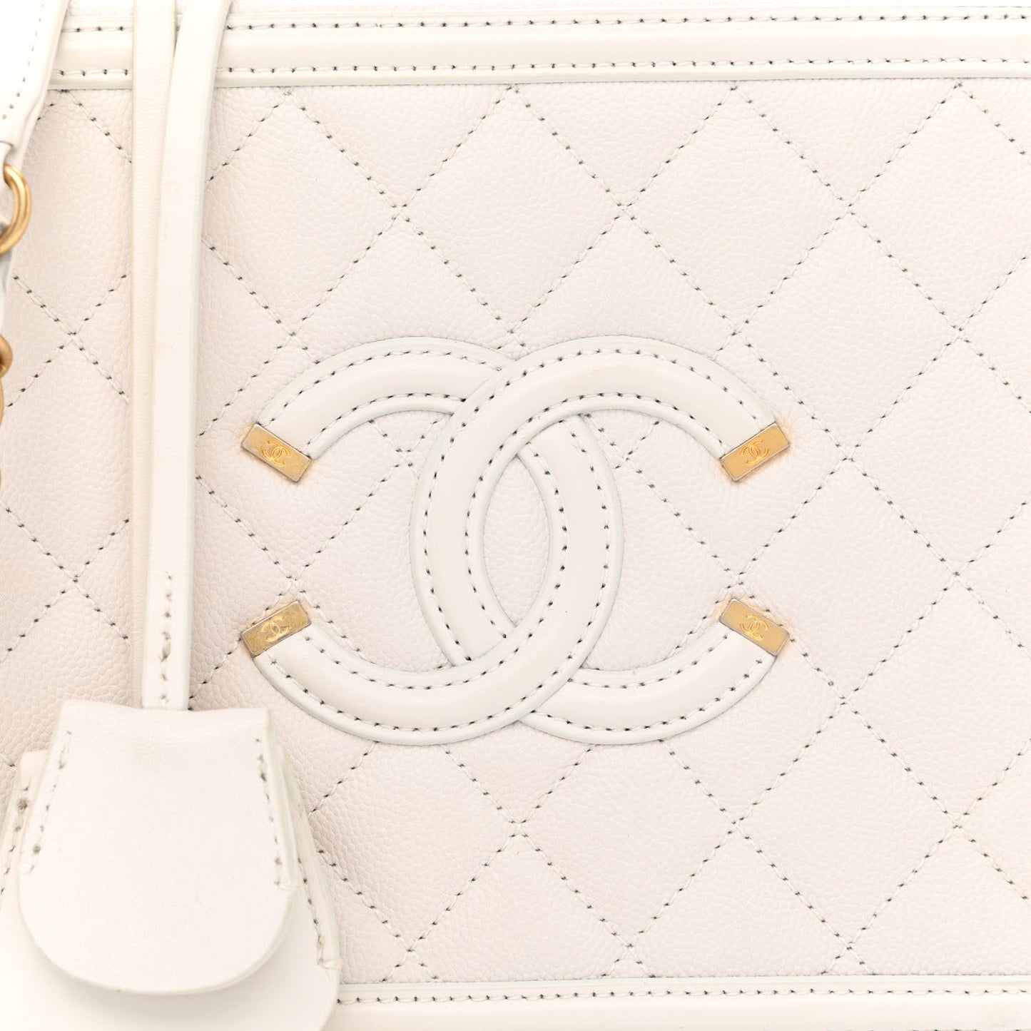 Caviar Quilted Medium CC Filigree Vanity Case White