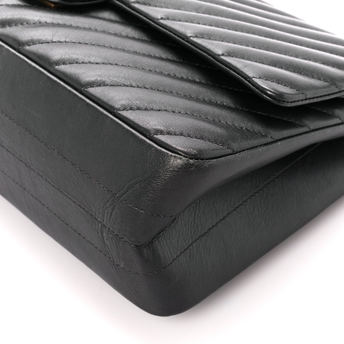 Aged Calfskin Chevron Quilted 2.55 Reissue 226 Flap Black