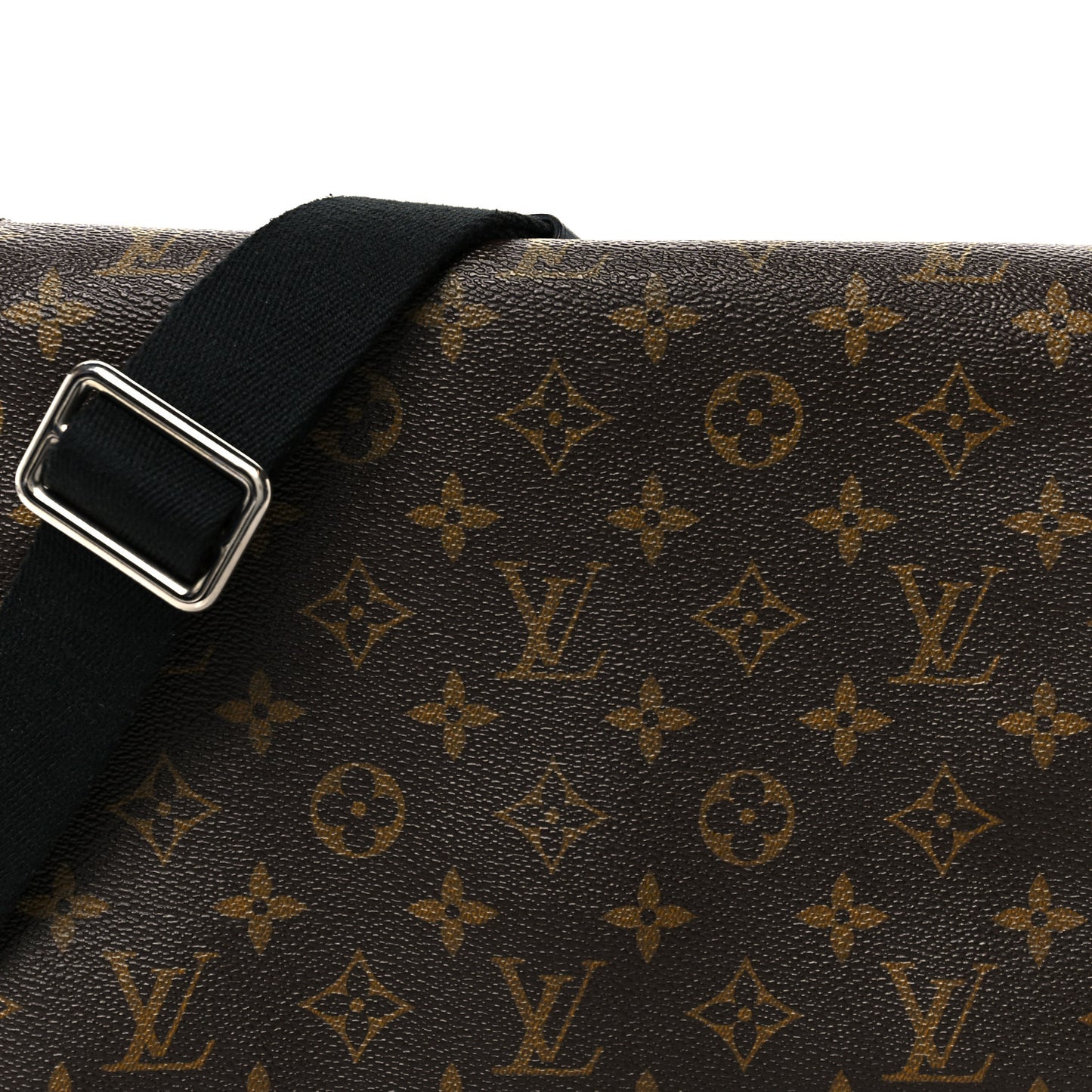 Monogram Macassar District PM