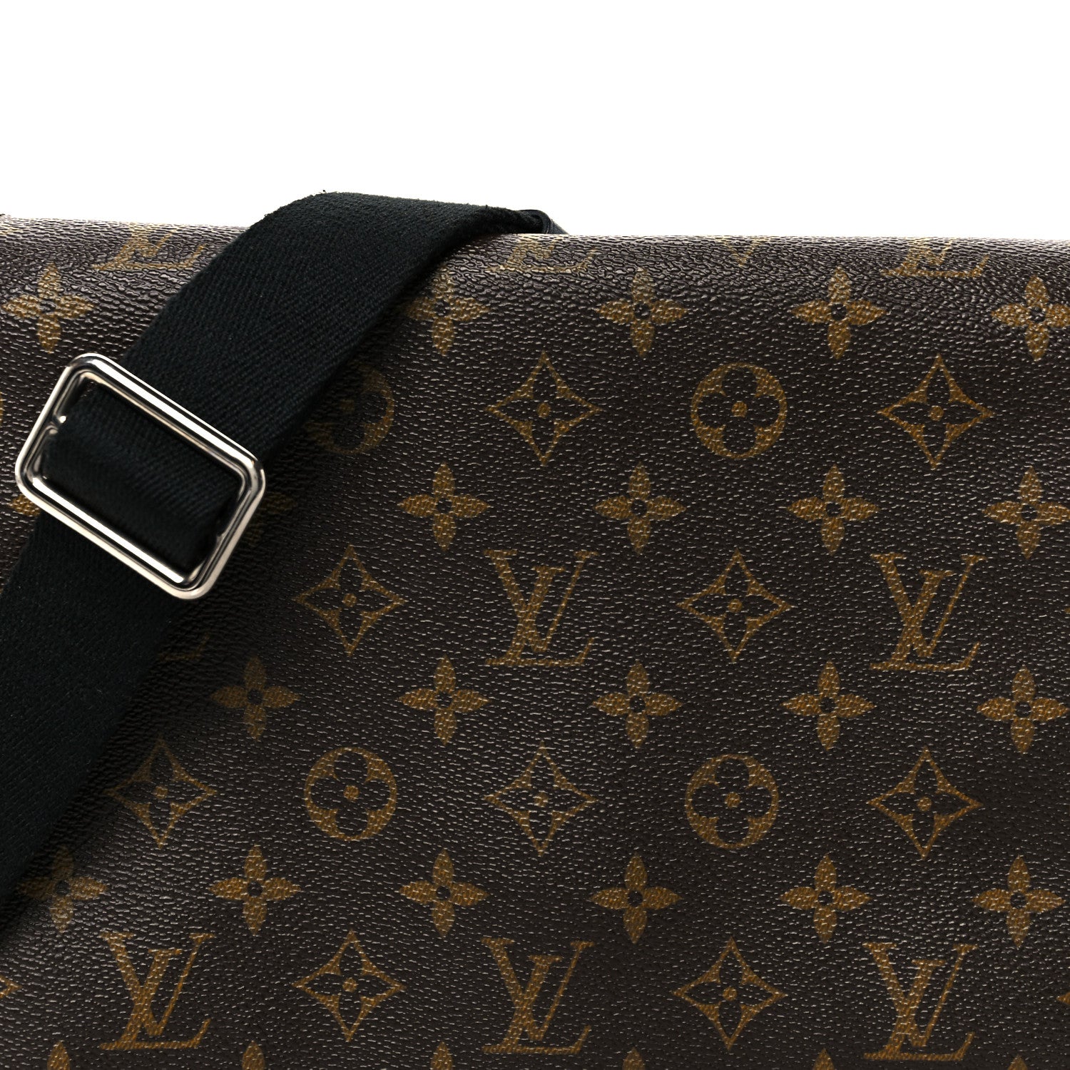 Louis Vuitton Monogram Macassar District PM 9 of 11