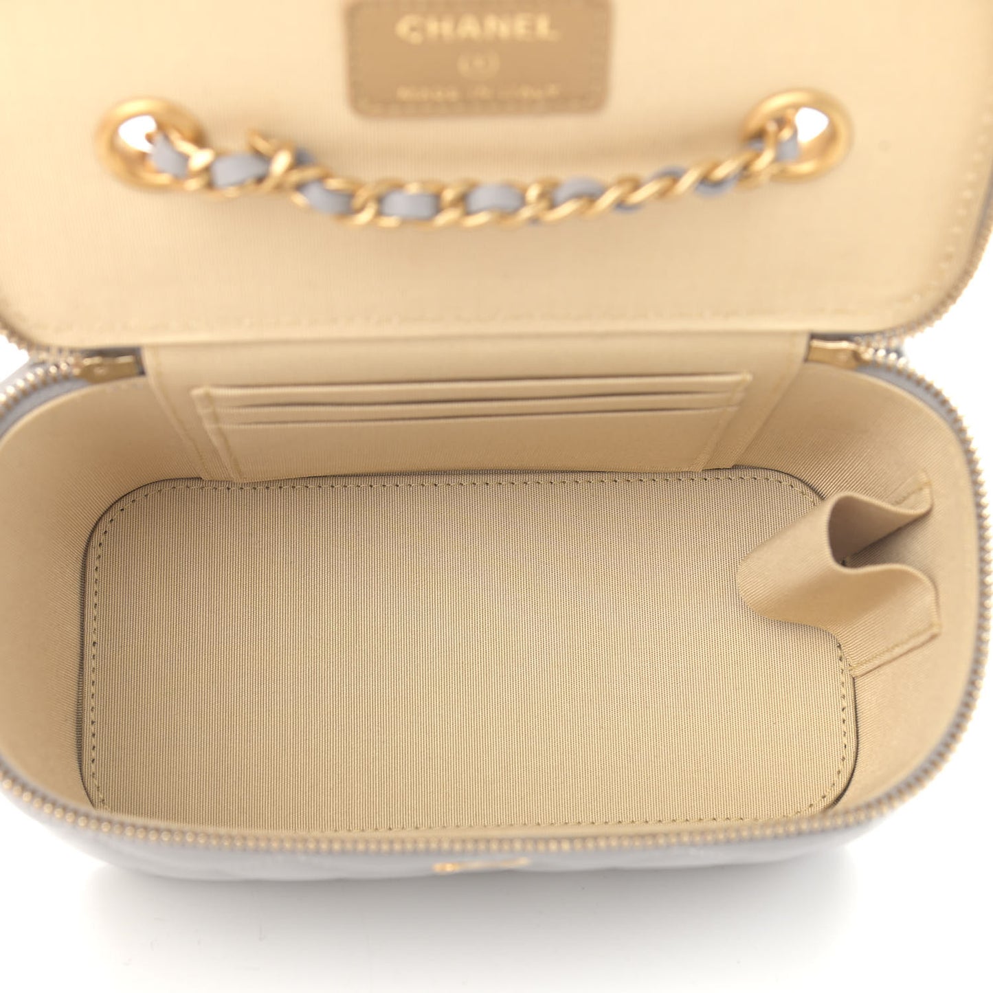 Lambskin Quilted Small Pearl Crush Vanity Case With Chain Grey