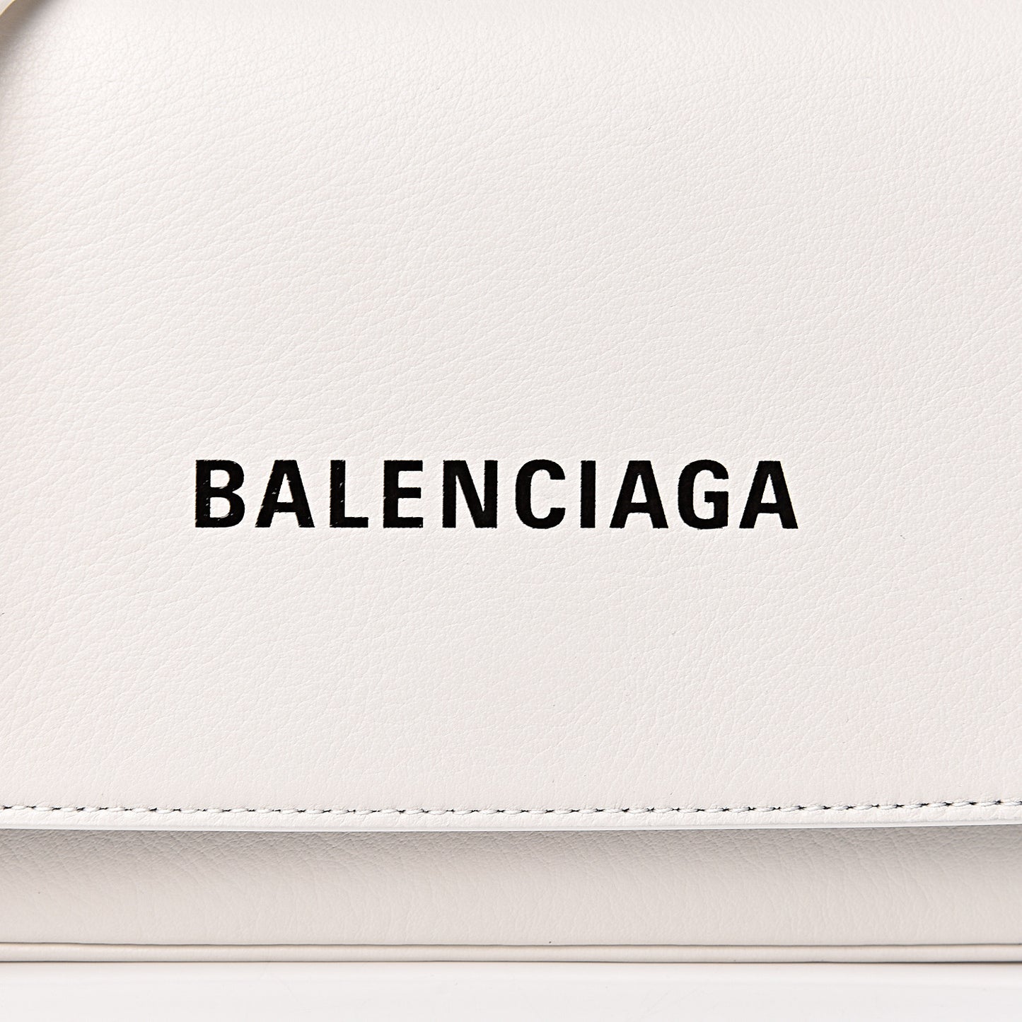 Pebbled Calfskin Logo Everyday Flap Chain Wallet White
