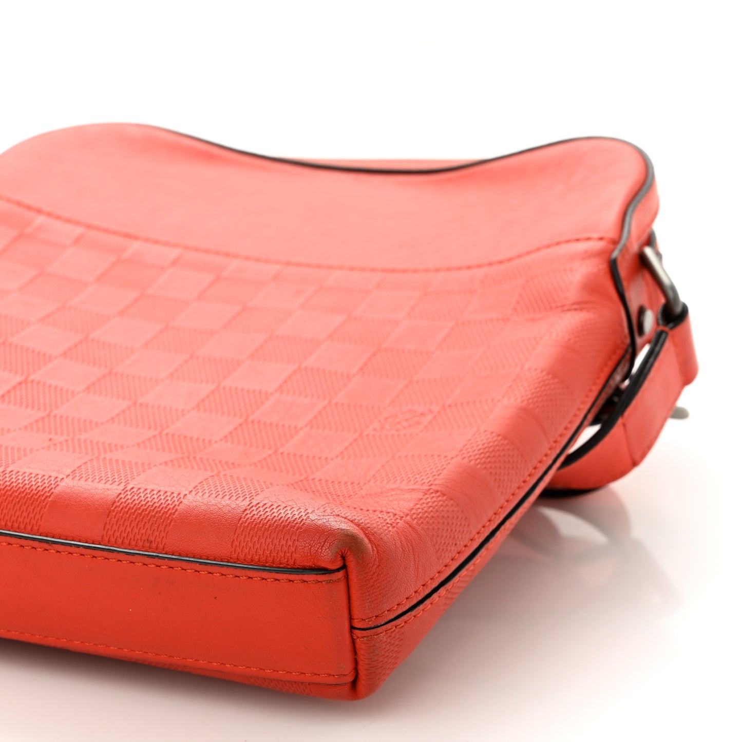 Damier Infini District Pochette Magma