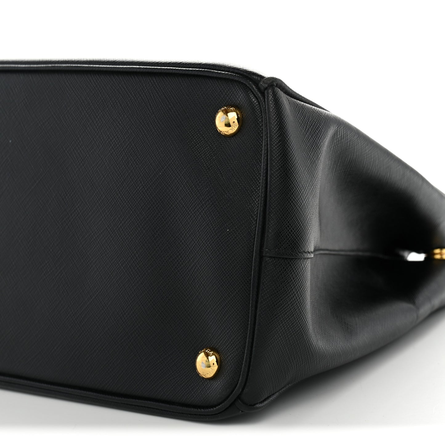 Saffiano Lux Medium Galleria Double Zip Tote Black