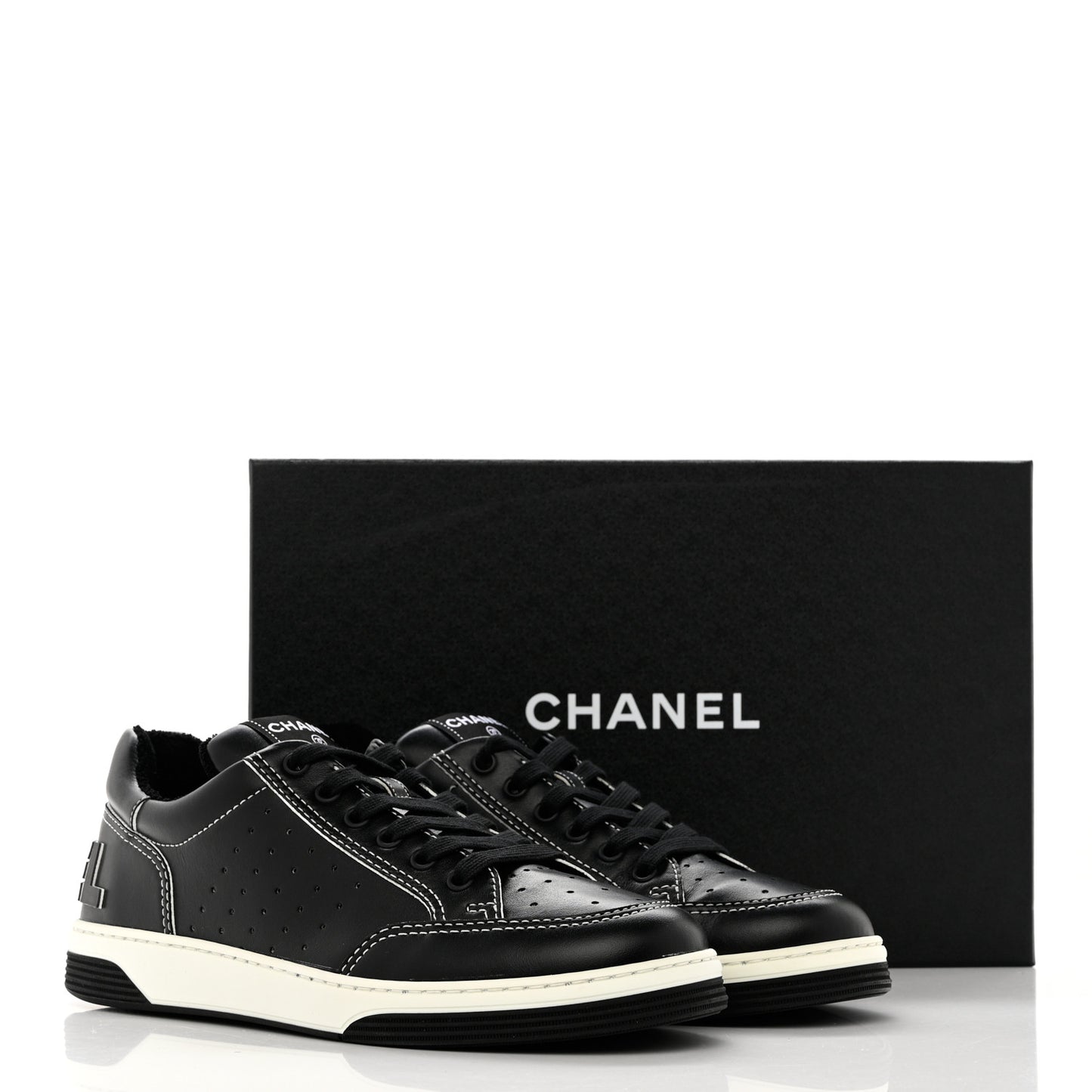 Calfskin Womens Logo Sneakers 40 Black White