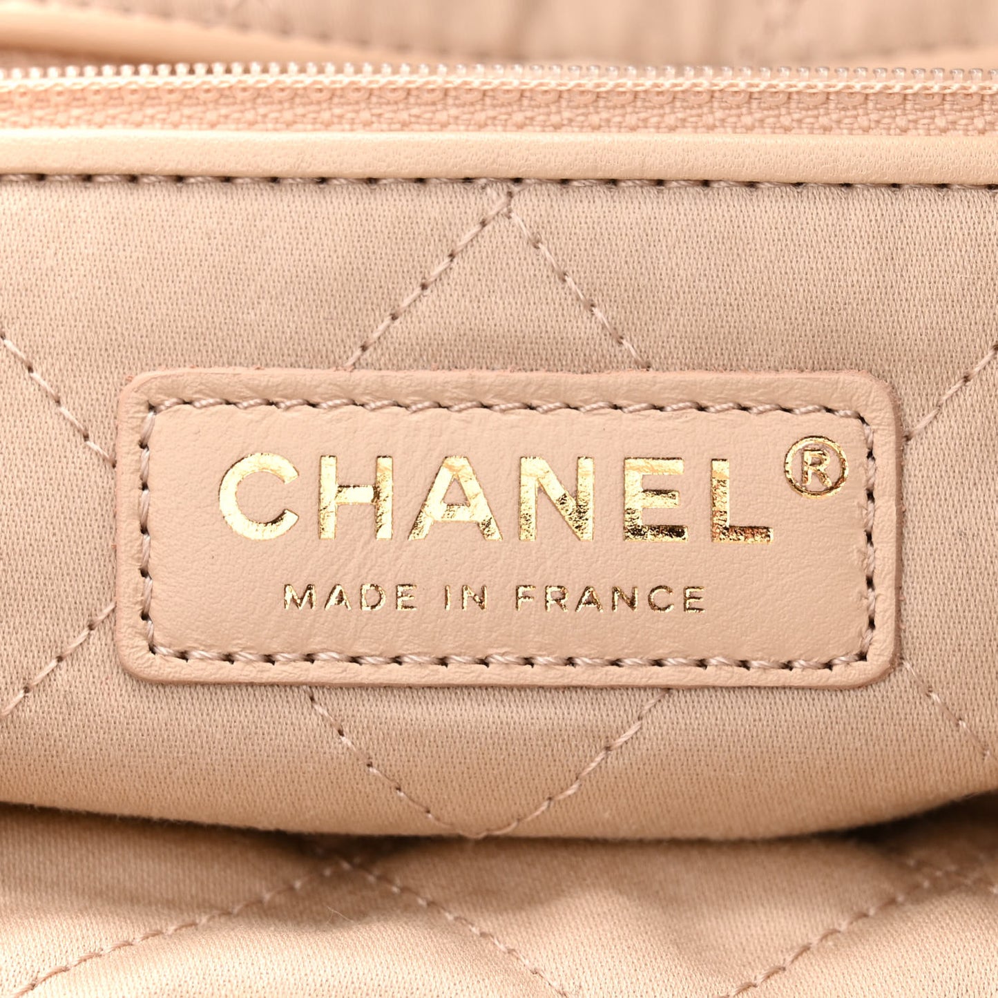 Shiny Calfskin Quilted Chanel 22 White