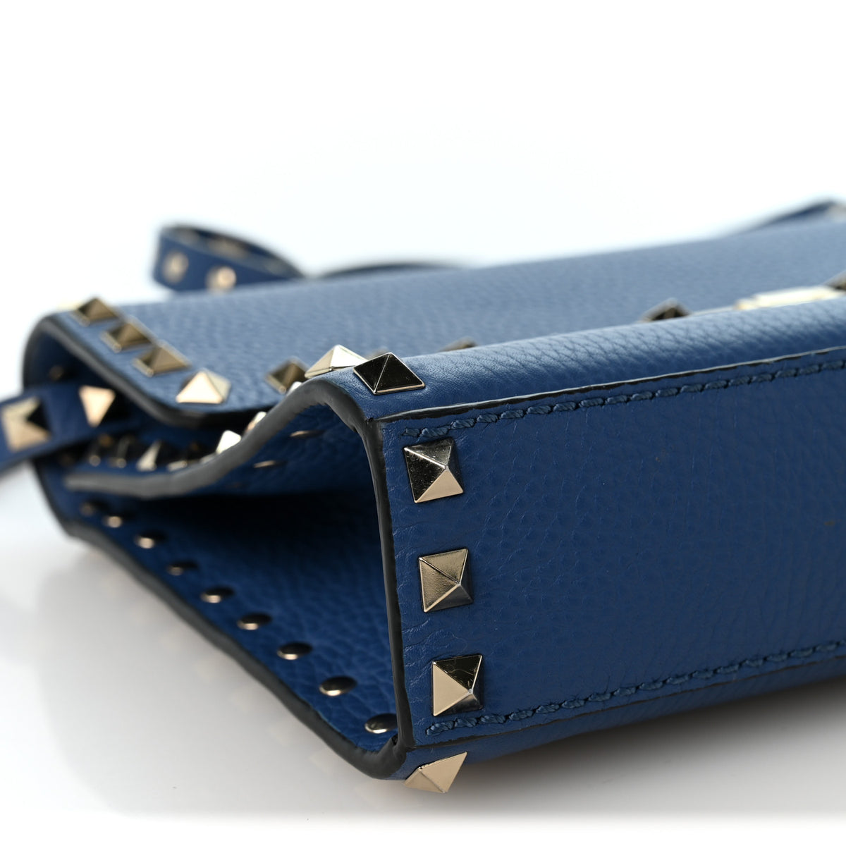 Pebbled Calfskin Medium Rockstud Flip Lock Crossbody Bag Peacock