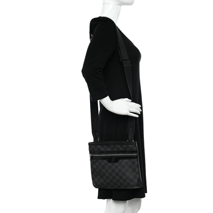 Louis Vuitton Damier Graphite Thomas 2 of 9
