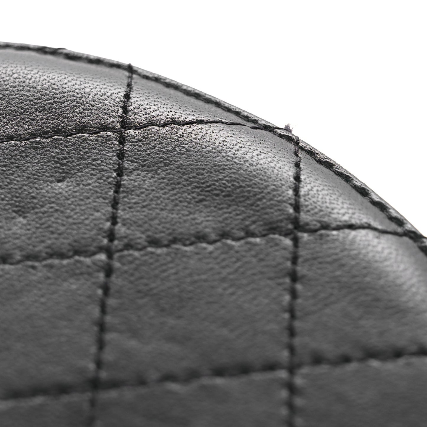 Lambskin Quilted Round Vanity Case With Chain Black