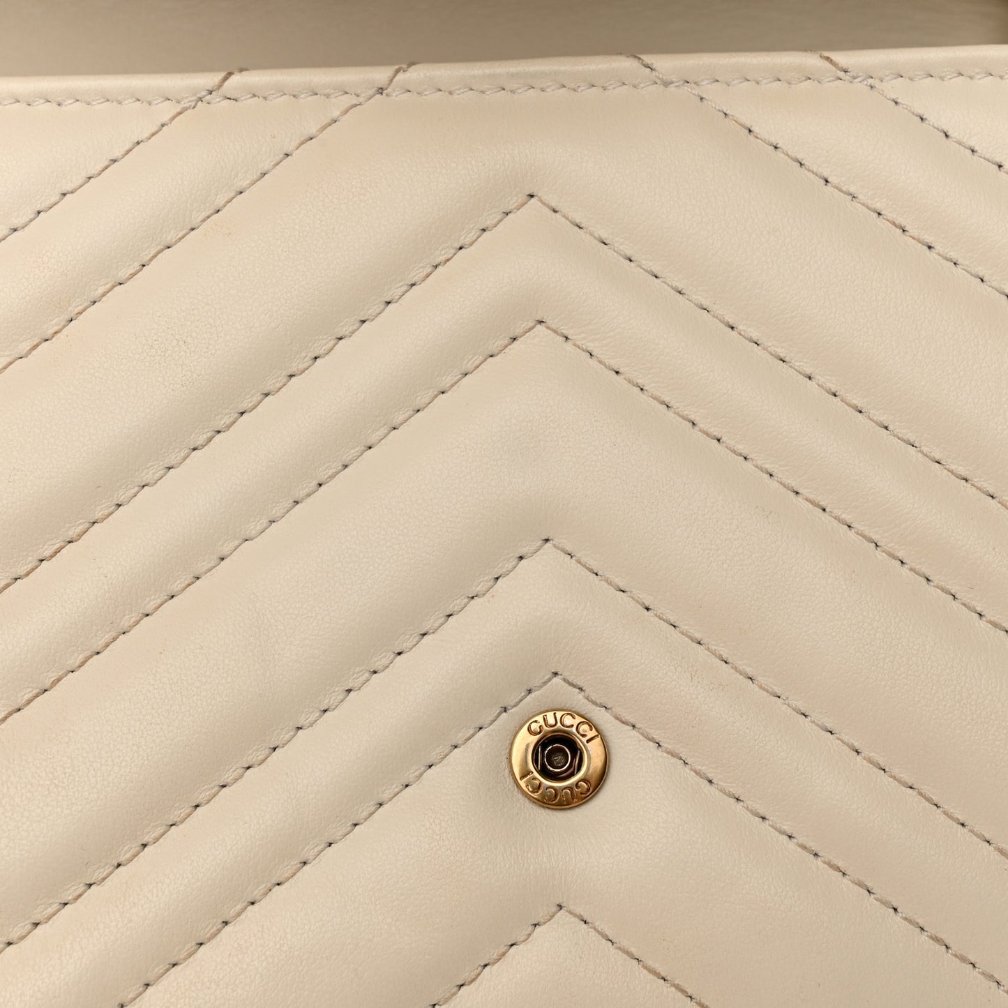 Calfskin Matelasse GG Marmont Chain Wallet Mystic White