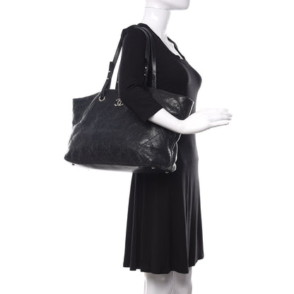 Chanel Glazed Calfskin Large On The Road Tote Black 3 of 14