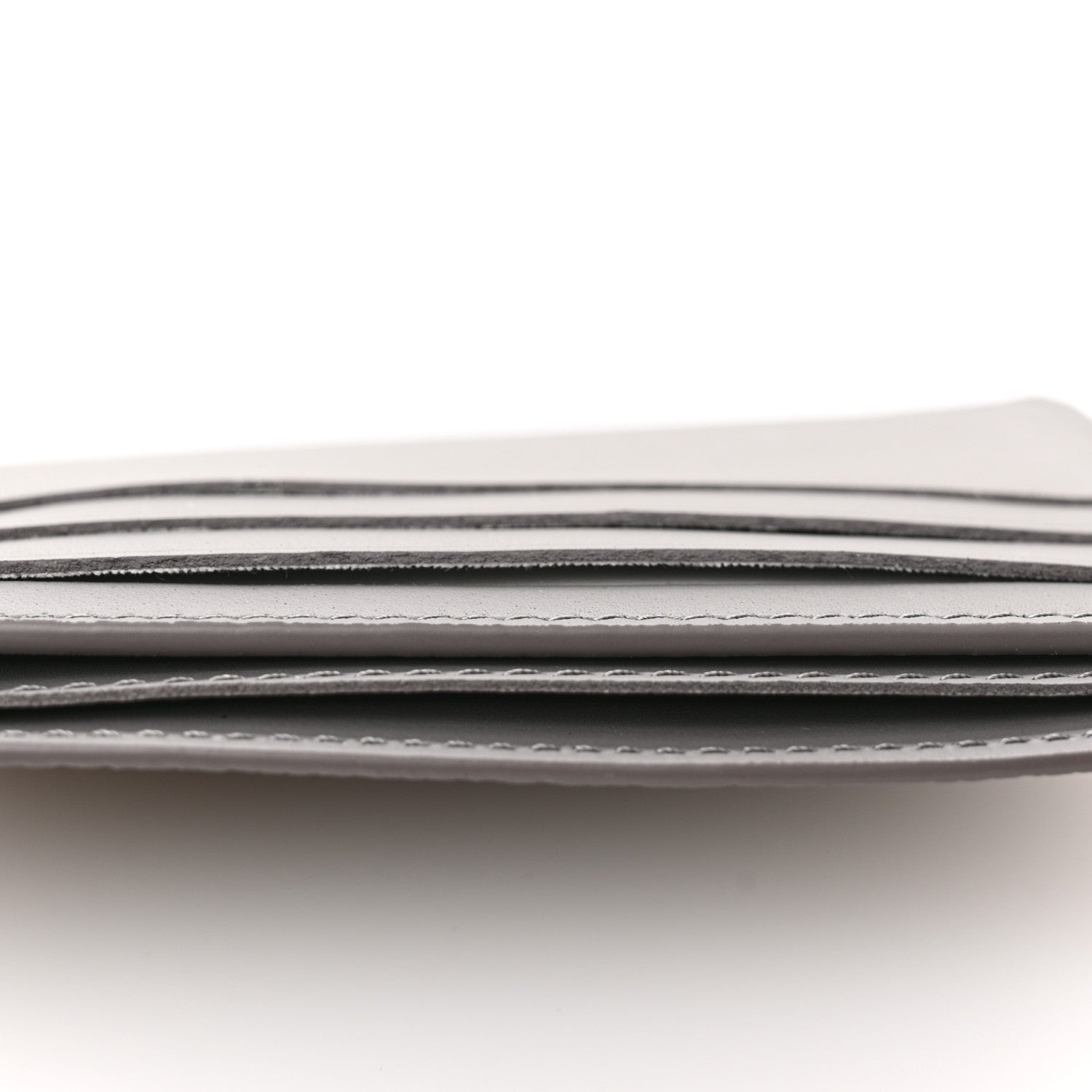 Louis Vuitton Grained Calfskin Aerogram Multiple Wallet Gris 8 of 9