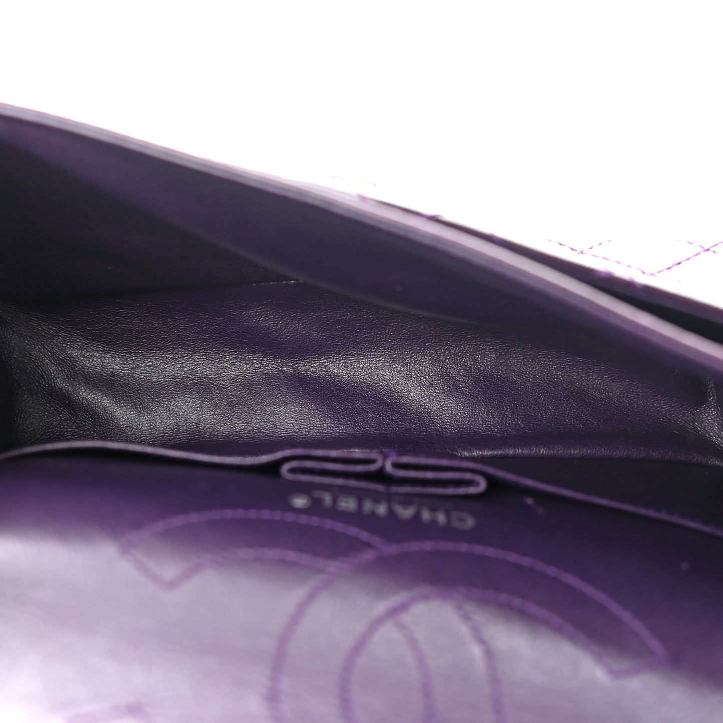 Distressed Patent Quilted 2.55 Reissue 225 Flap Purple