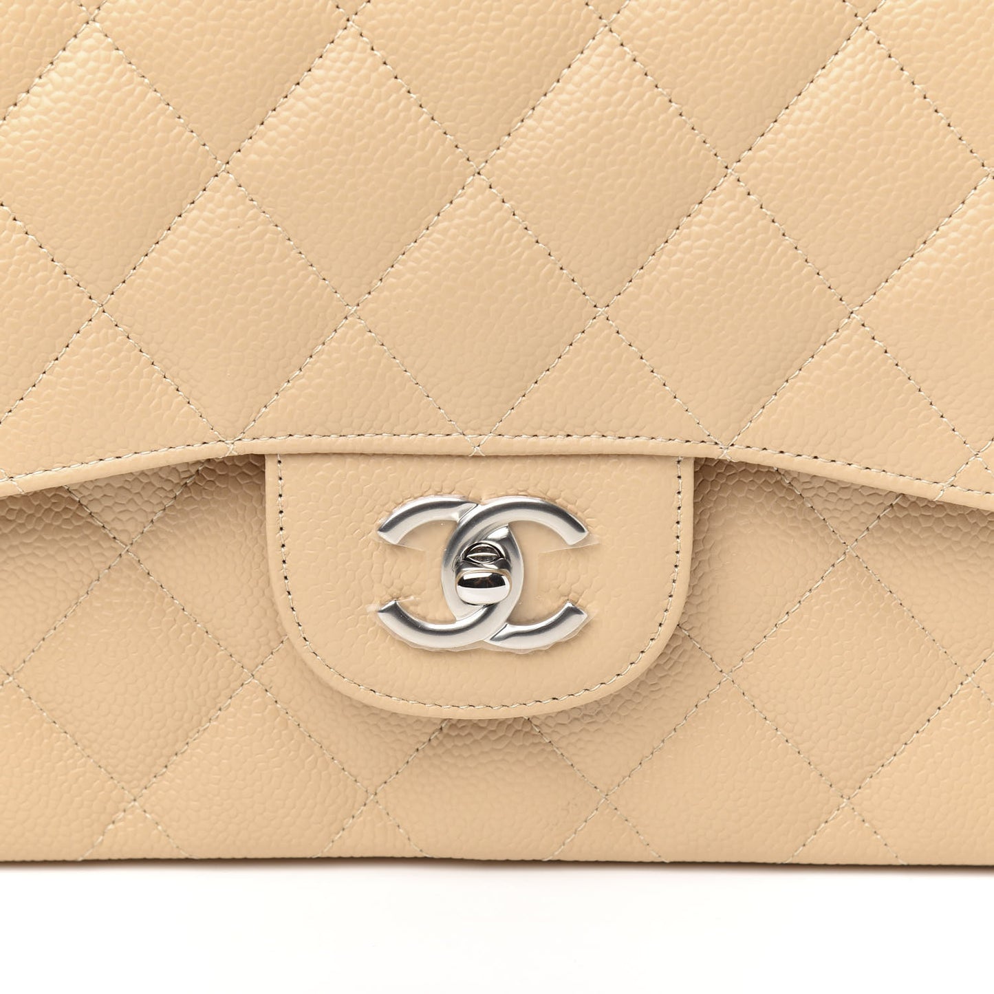 Caviar Quilted Jumbo Double Flap Beige Clair