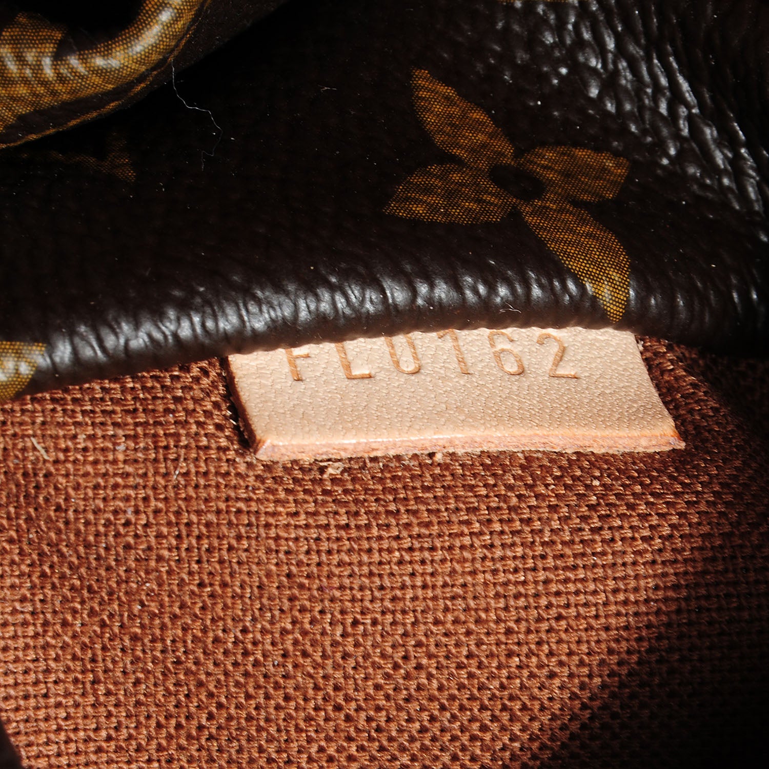 Louis Vuitton Monogram Totally MM 6 of 6