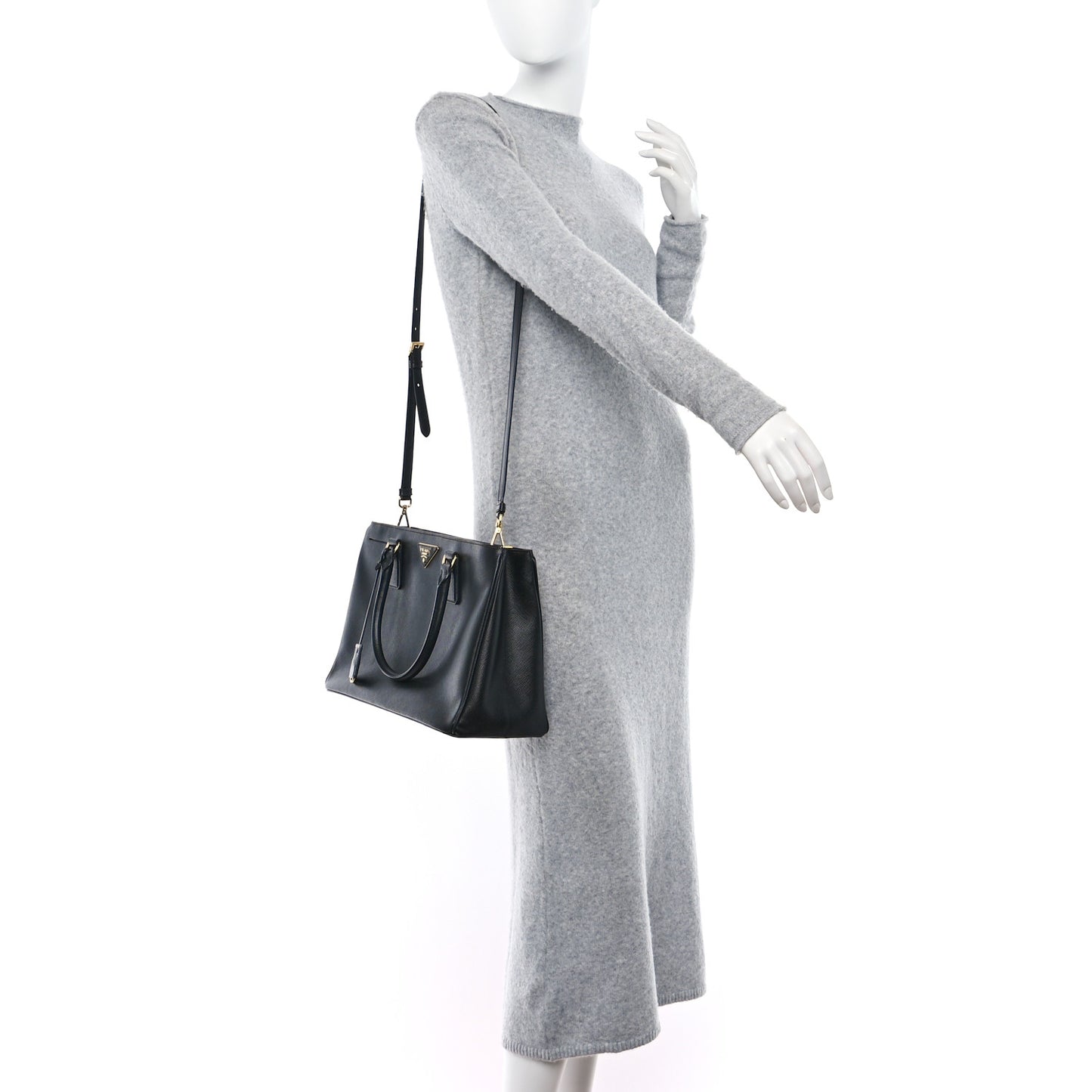 Saffiano Medium Galleria Double Zip Tote Black