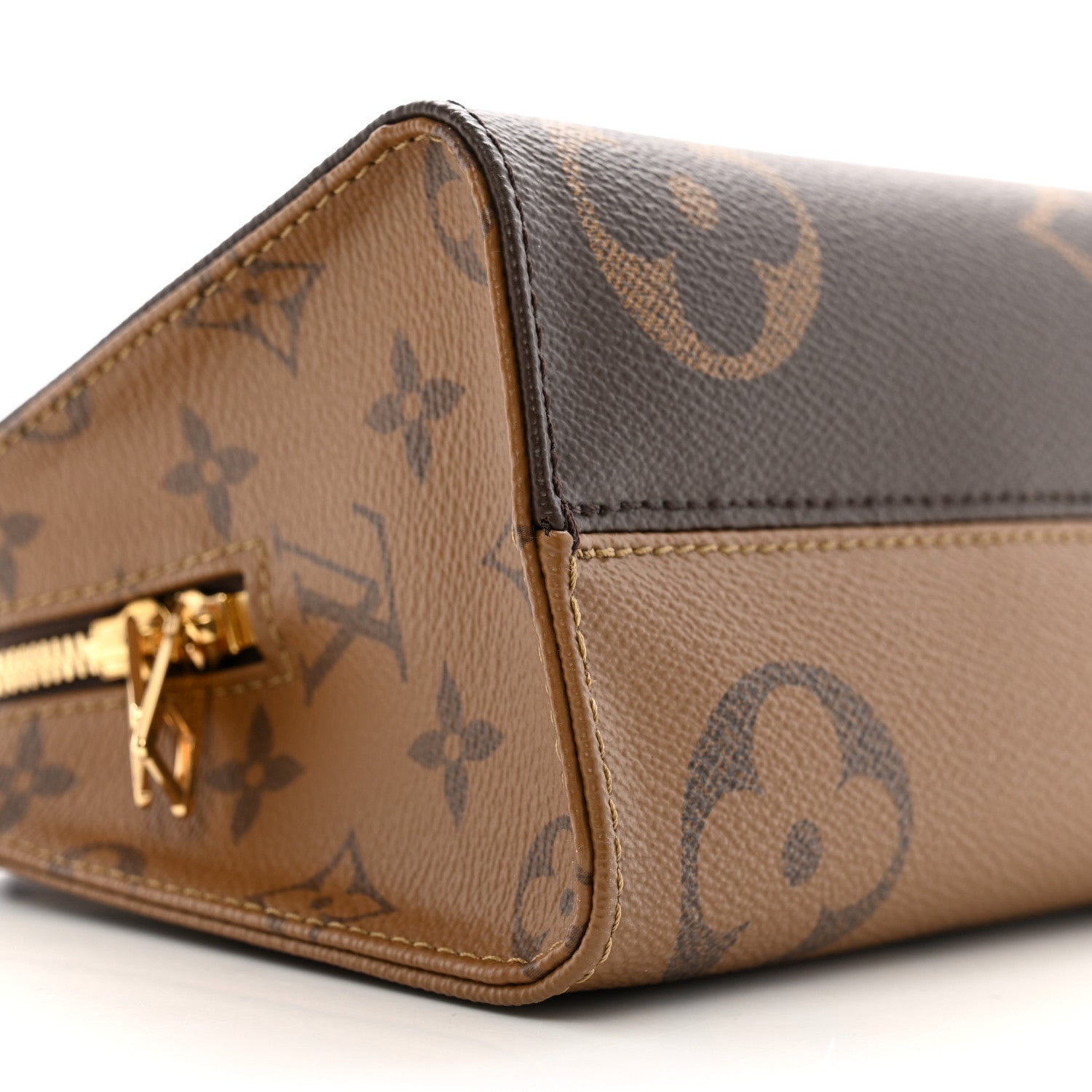 Louis Vuitton Reverse Monogram Giant OnTheGo East West 8 of 11