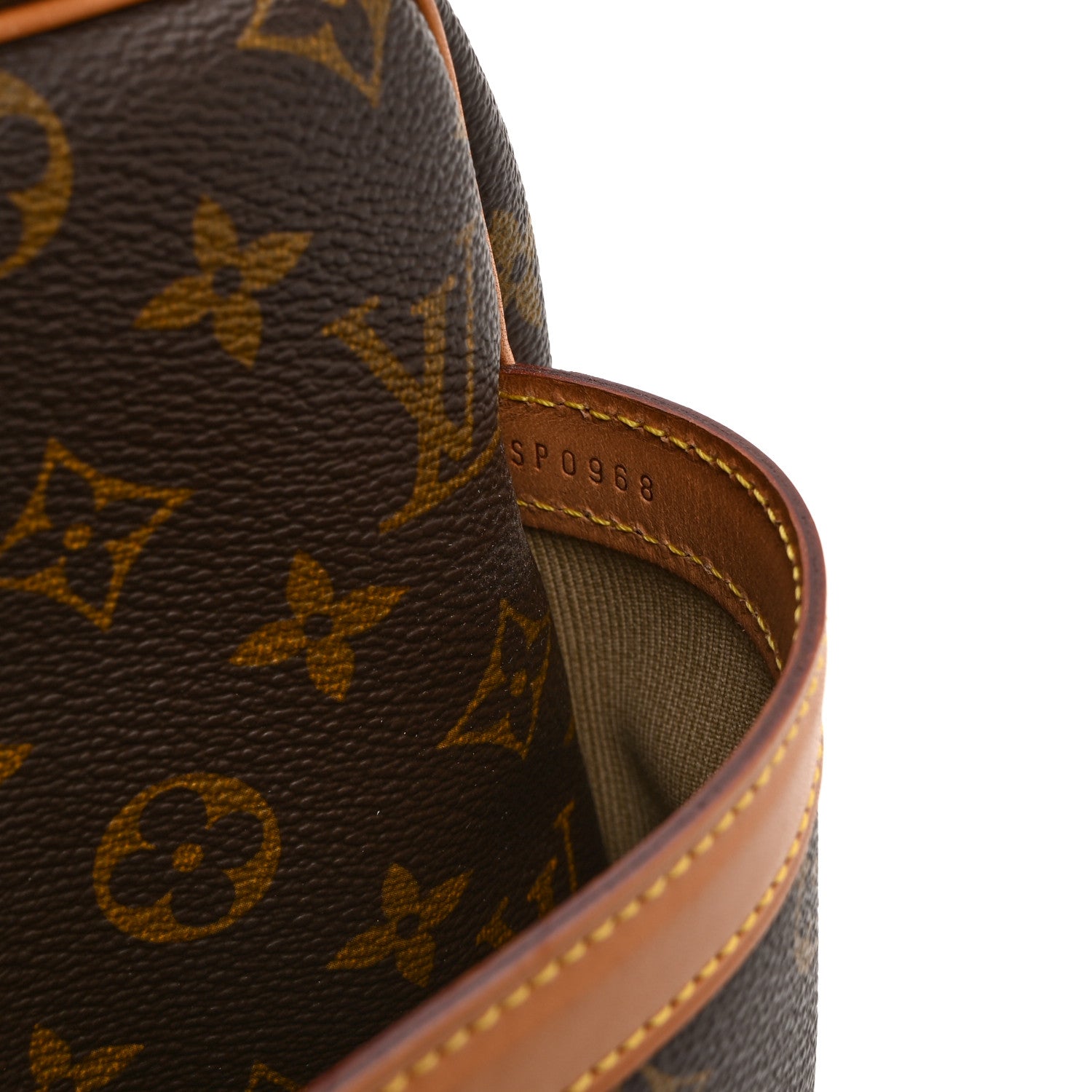 Louis Vuitton Monogram Reporter GM 8 of 11