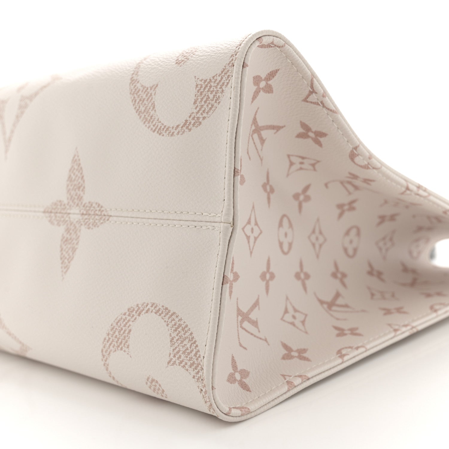 Louis Vuitton Monogram Dune Giant Onthego MM 9 of 9