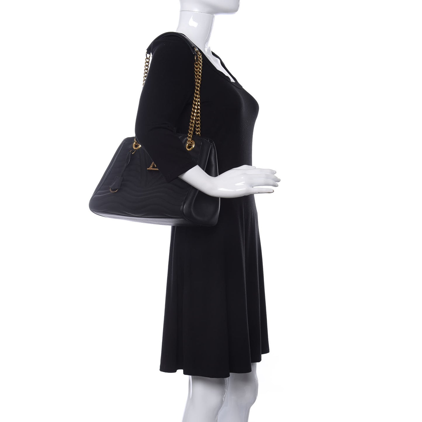 Calfskin New Wave Chain Tote Black