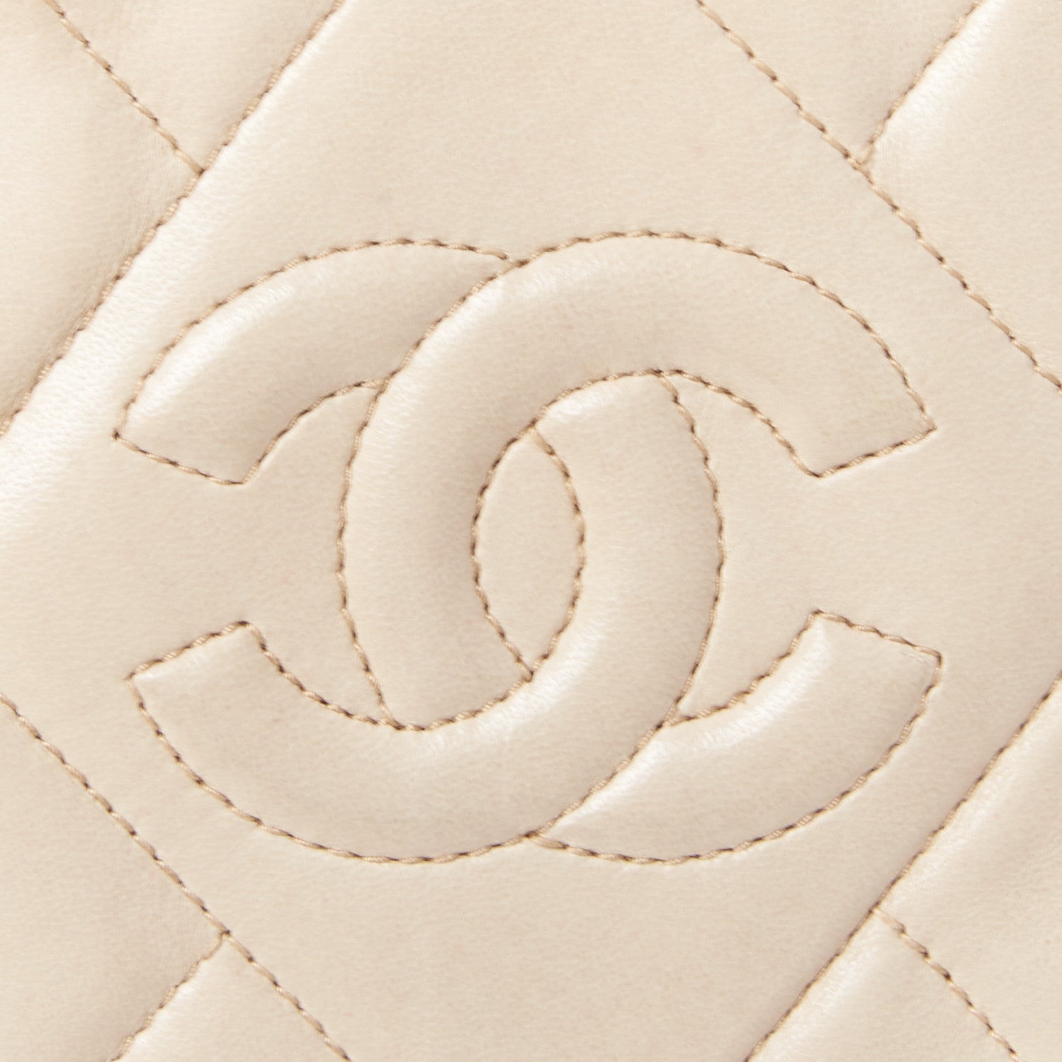 Chanel Lambskin Quilted CC Tassel Camera Case White 7 of 9
