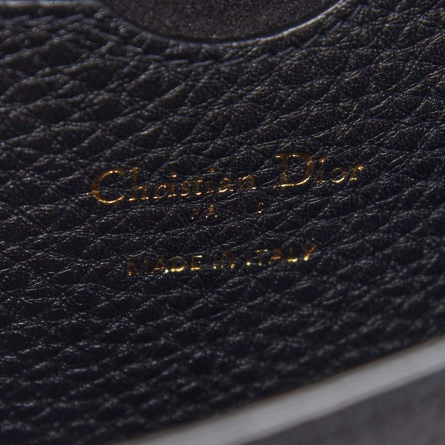 Grained Calfskin Large Bobby Flap Black
