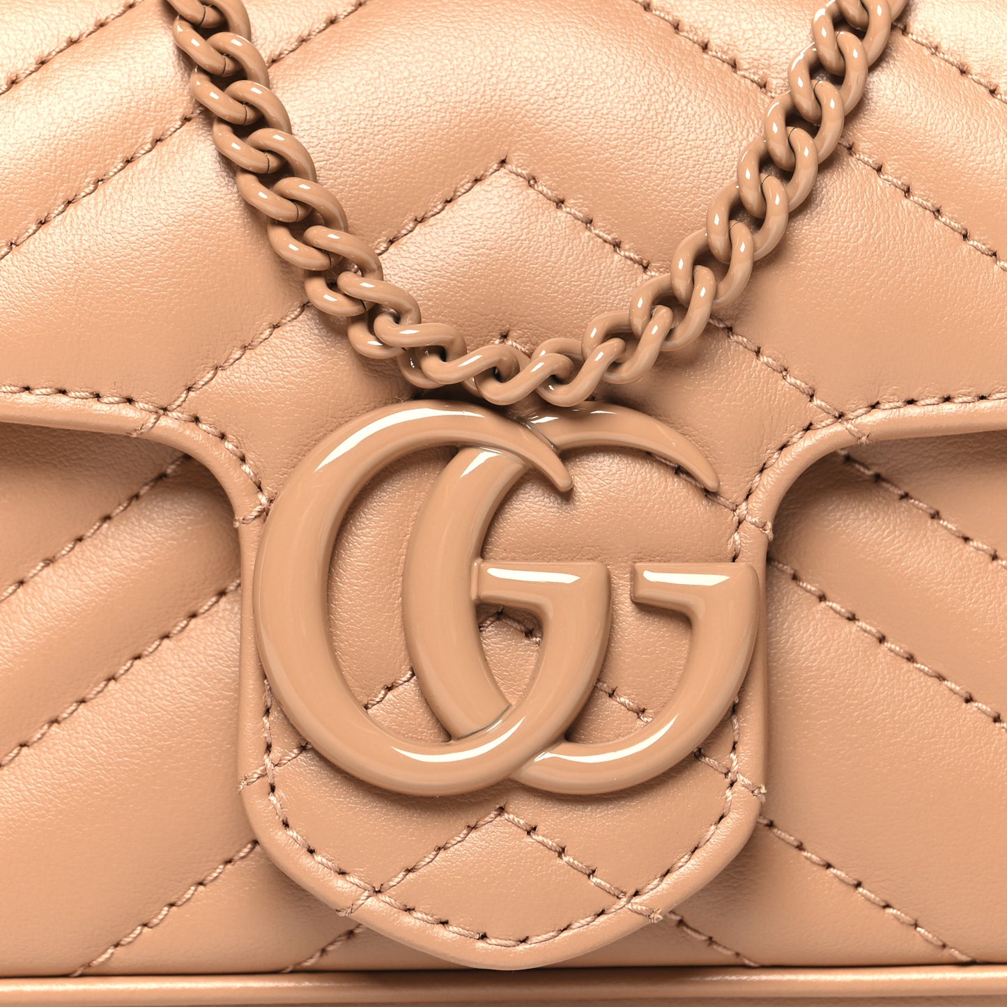 Calfskin Matelasse Monochrome Super Mini GG Marmont Shoulder Bag Camelia