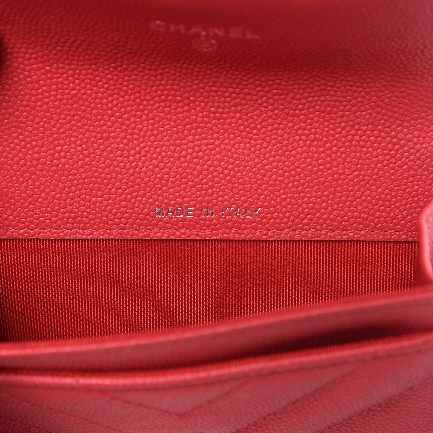 Caviar Chevron Quilted Flap Card Holder Red