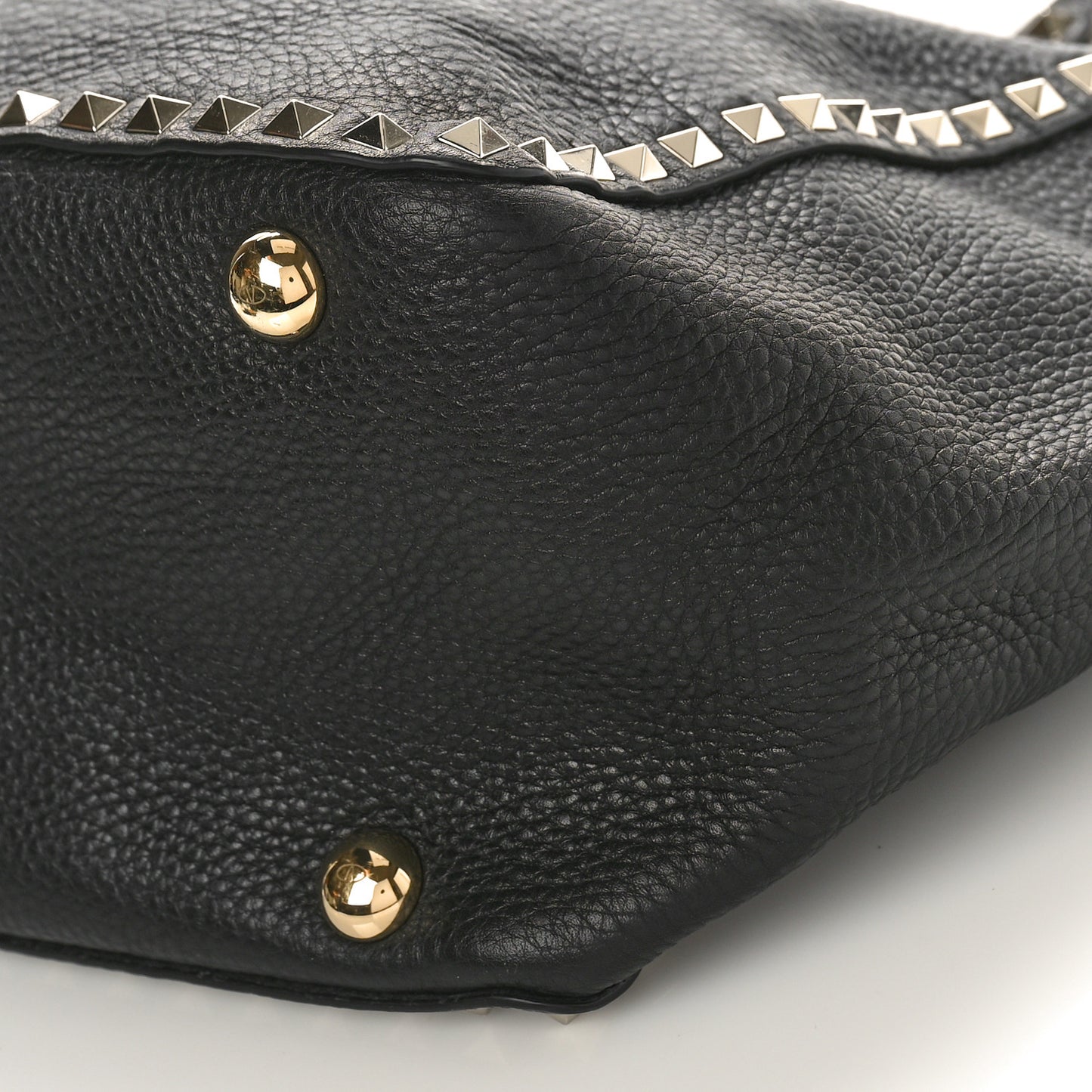 Pebbled Calfskin Medium Rockstud Tote Black