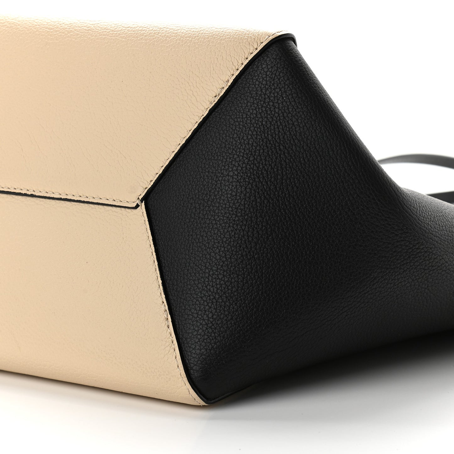 Calfskin Lockme Cabas Vanille Black