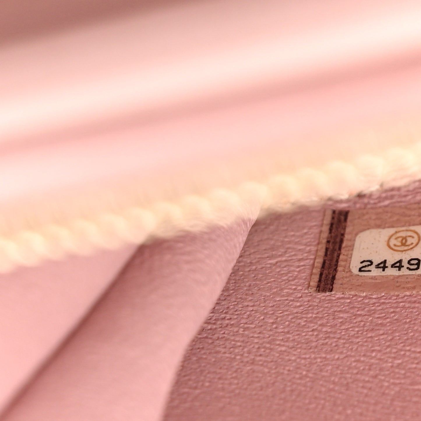 Caviar Quilted Medium Business Affinity Flap Light Pink