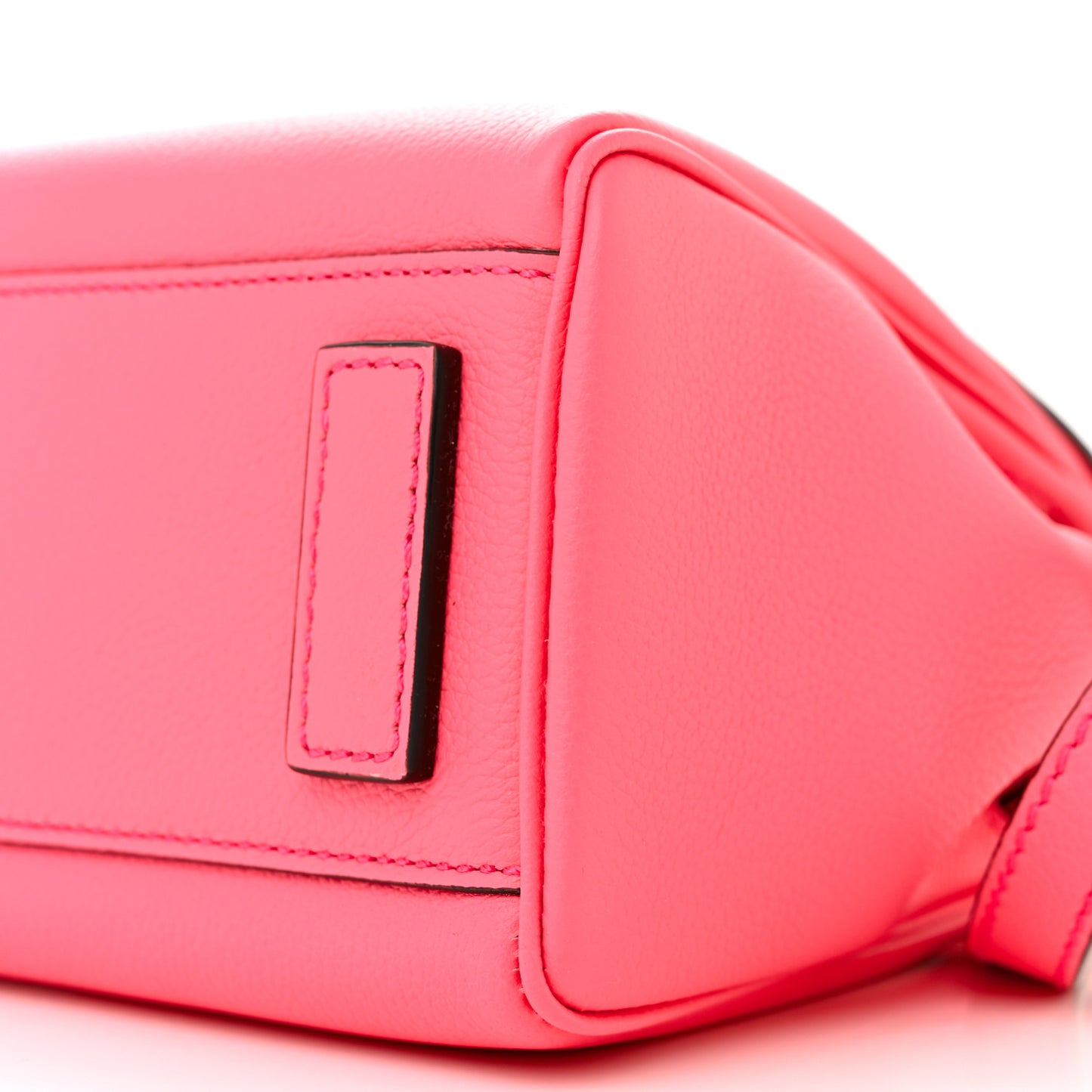 Grained Calfskin Small Chain La Medusa Top Handle Bag Pink