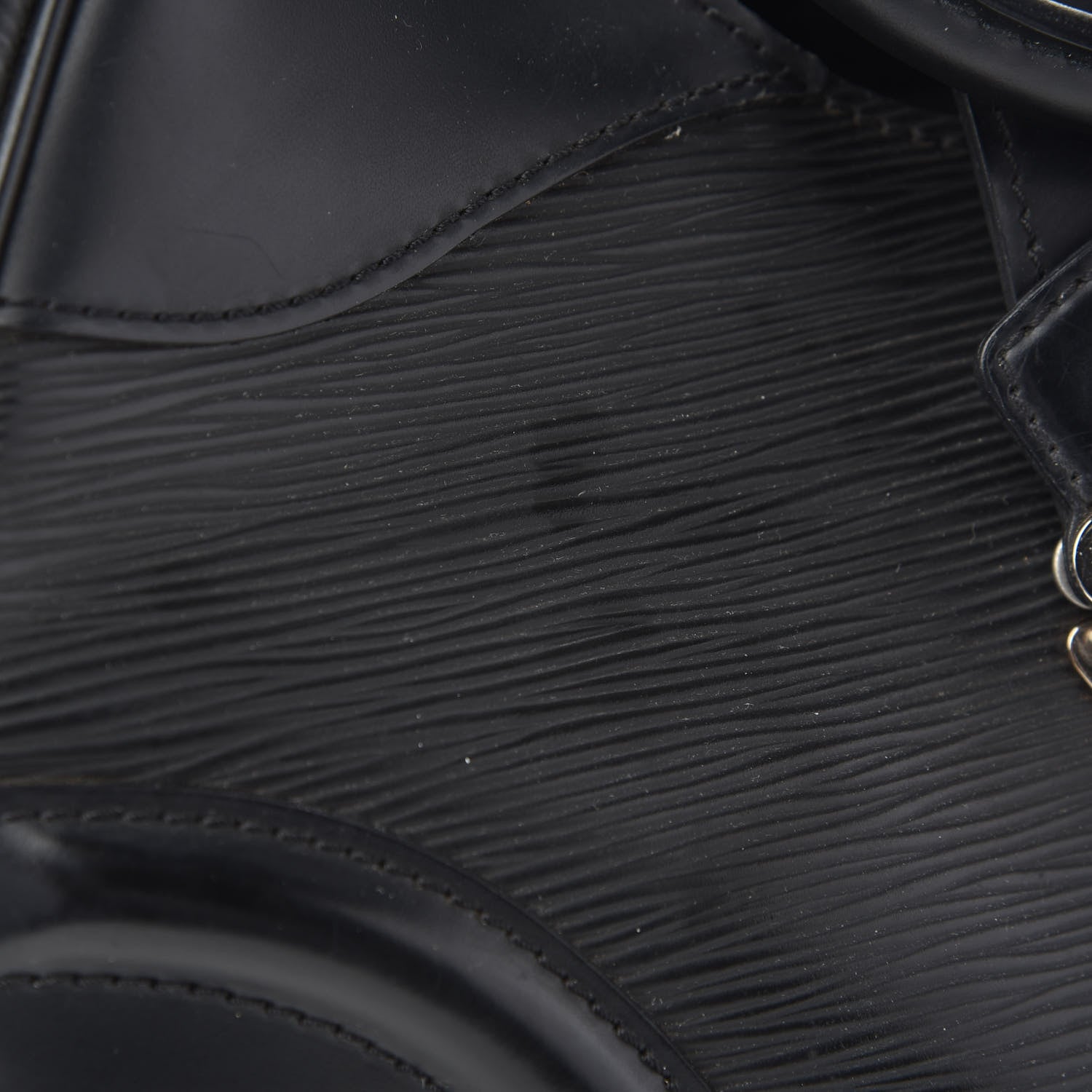 Louis Vuitton Epi Montaigne Sac Black 10 of 10