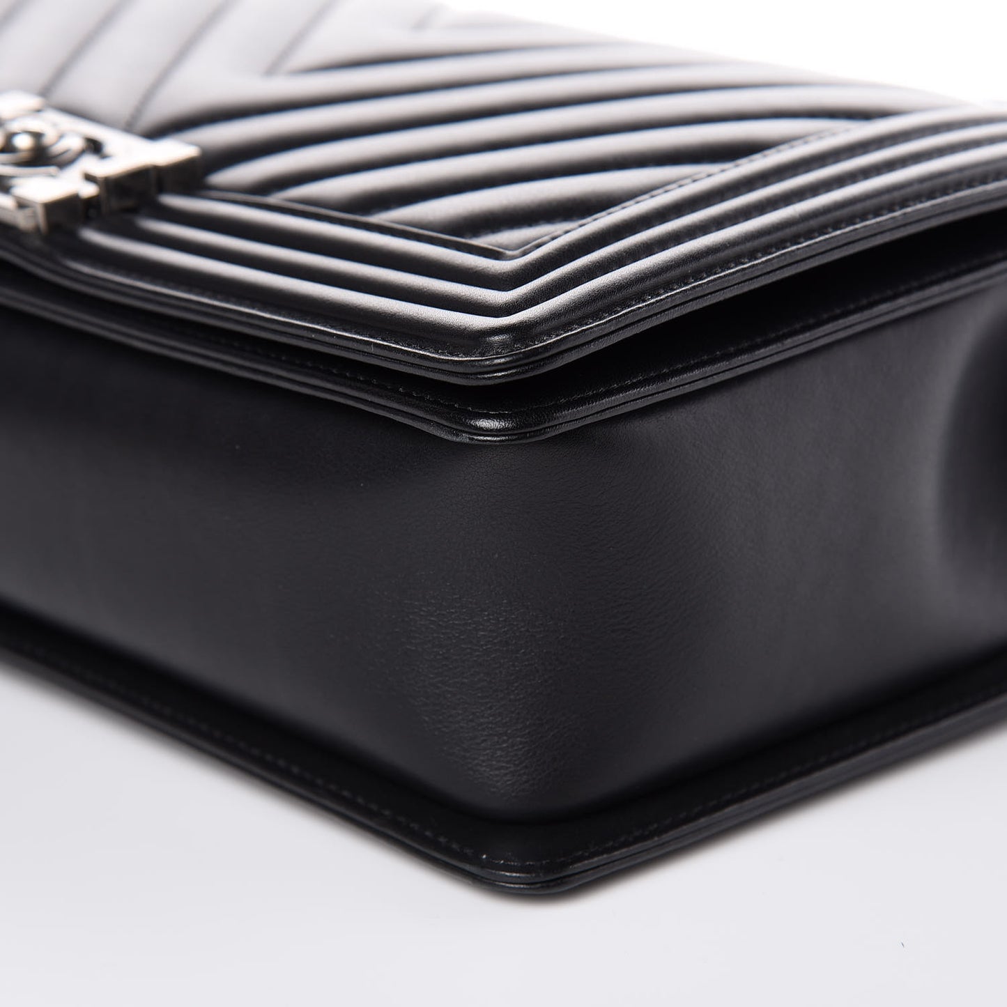 Calfskin Chevron Quilted New Medium Boy Flap Black