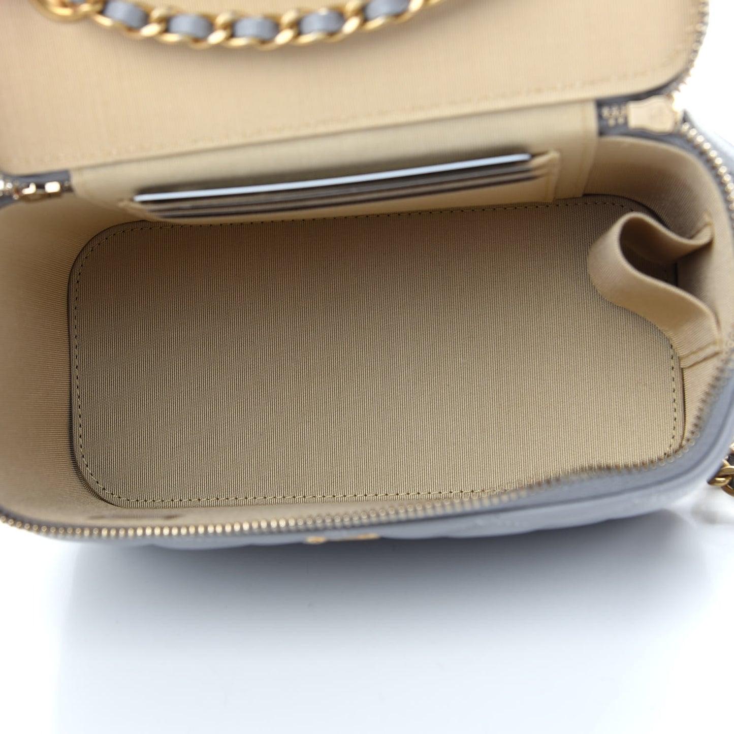 Lambskin Quilted Small Pearl Crush Vanity Case With Chain Grey