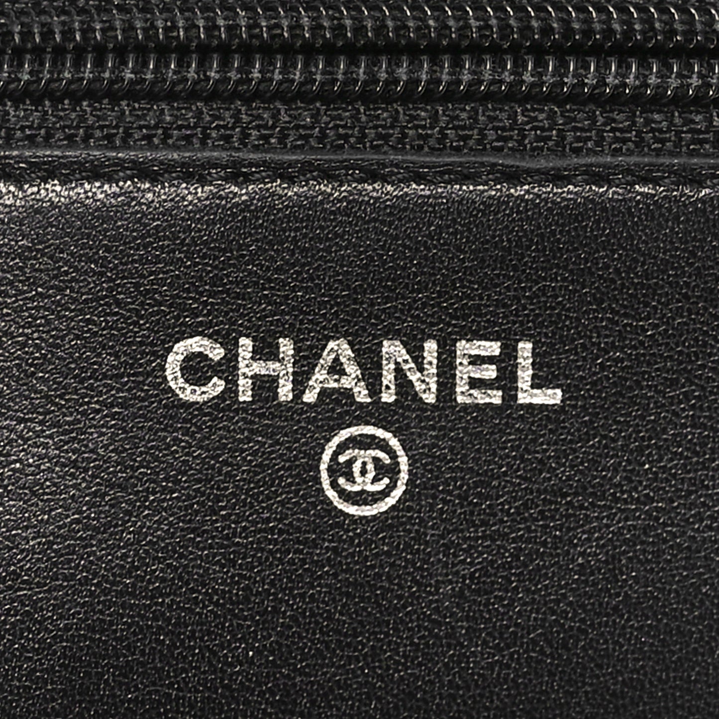 Patent Quilted Wallet On Chain WOC Black