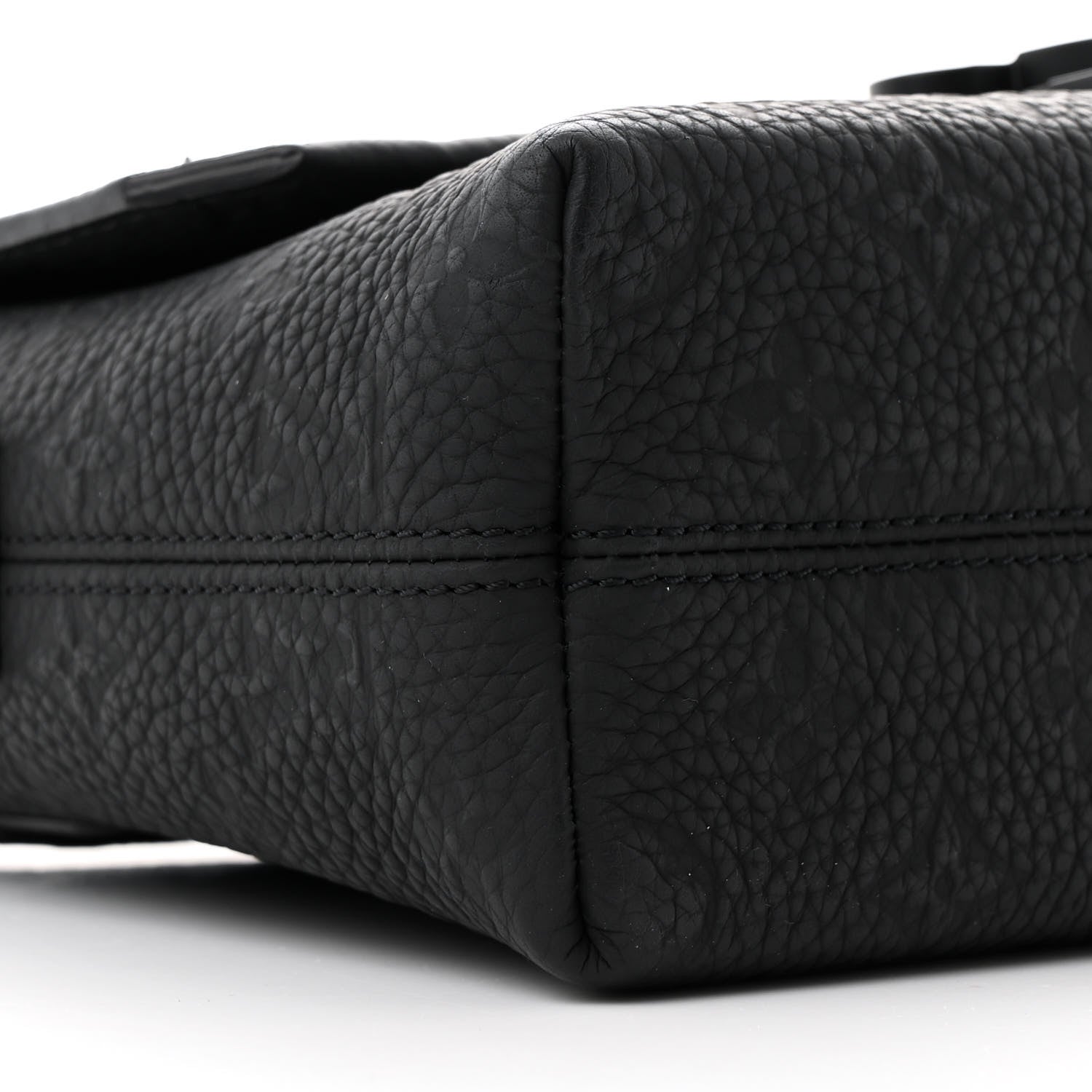 Louis Vuitton Taurillon Monogram S-Cape Messenger Black 8 of 9