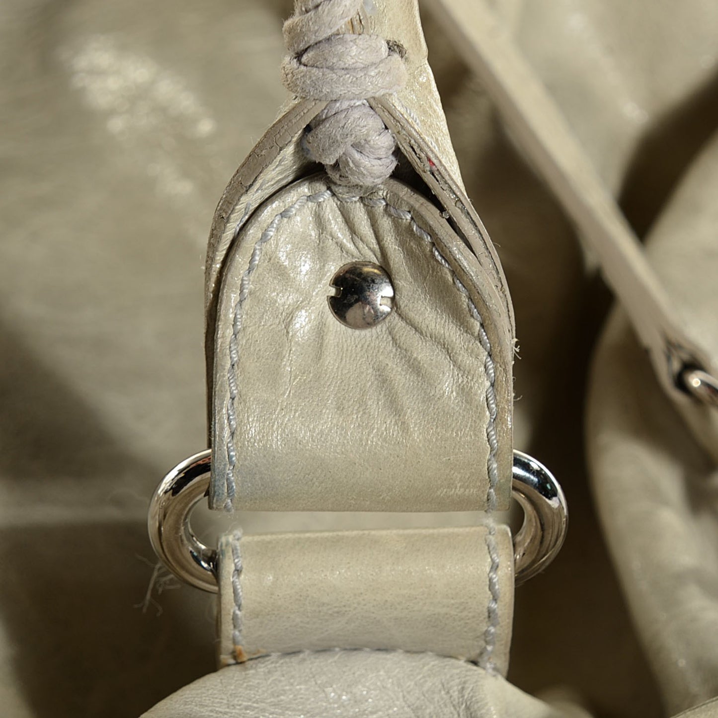 Agneau Giant 21 Silver Hardware Pompon Argent