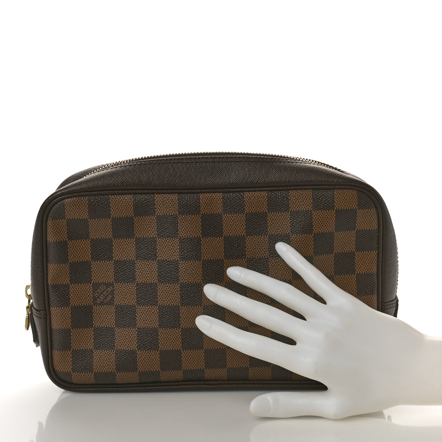 Damier Ebene Trousse Toilette 28