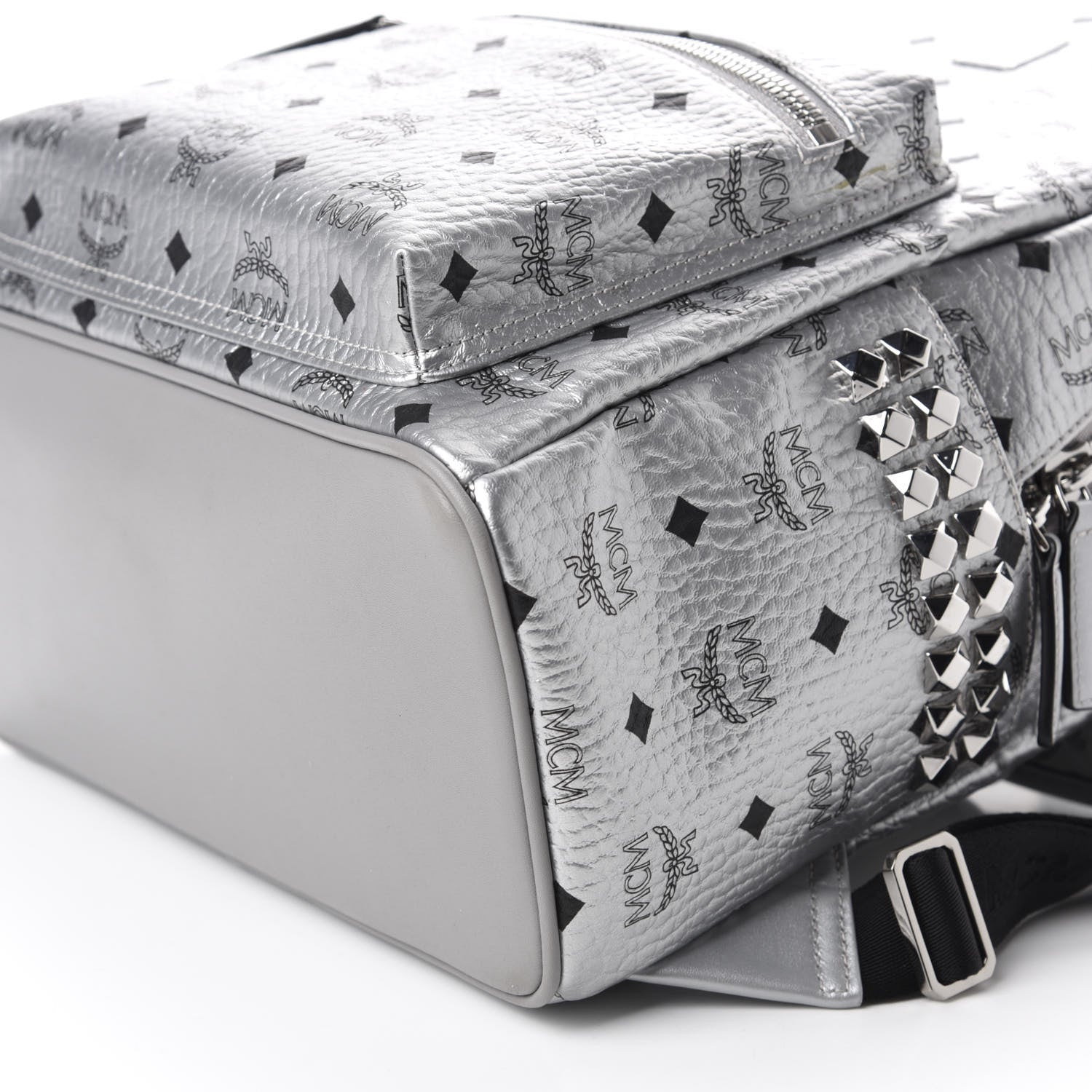 MCM Metallic Visetos Medium Side Stud Stark Backpack Berlin Silver 6 of 11