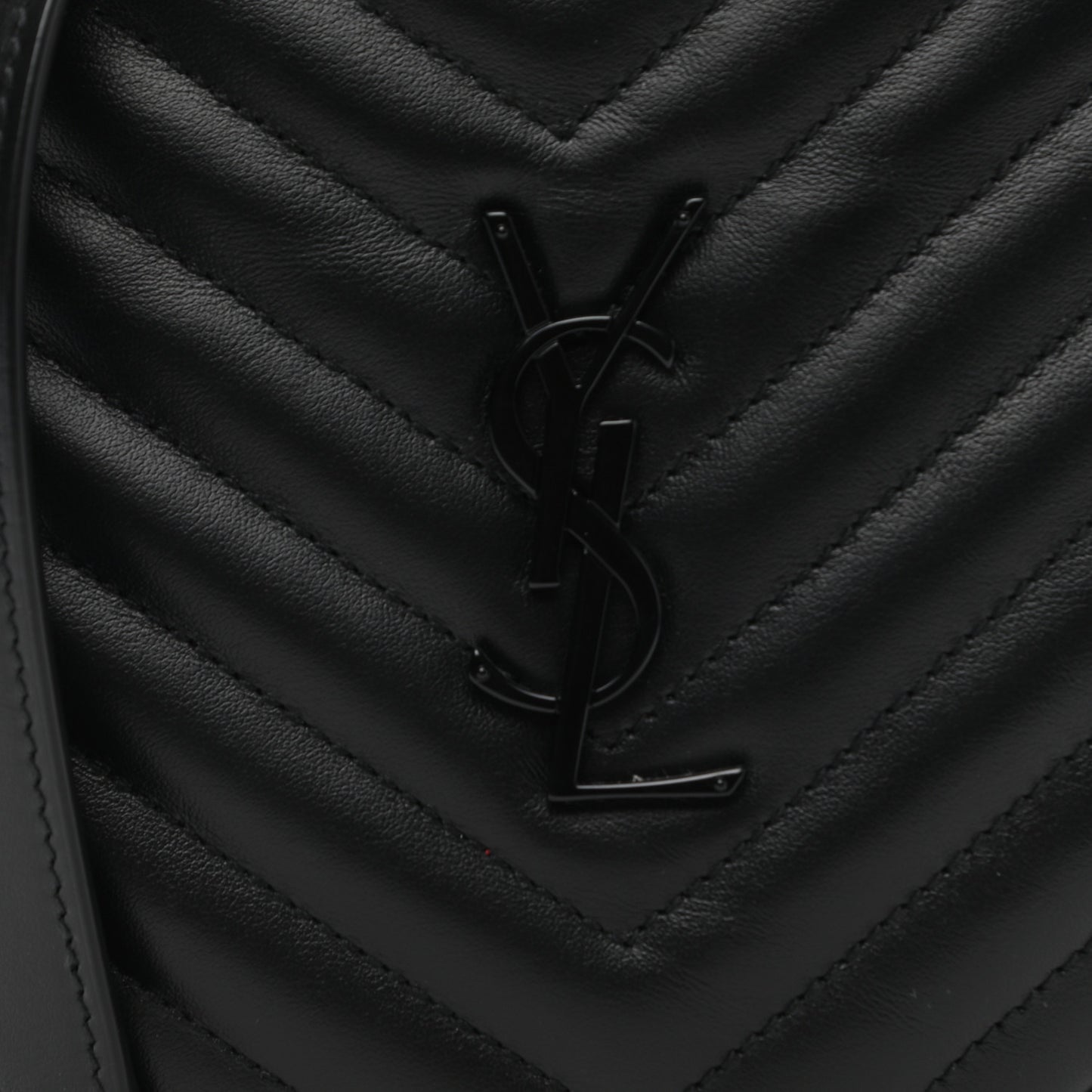 Calfskin Matelasse Chevron Round Vinyle Camera Bag Black