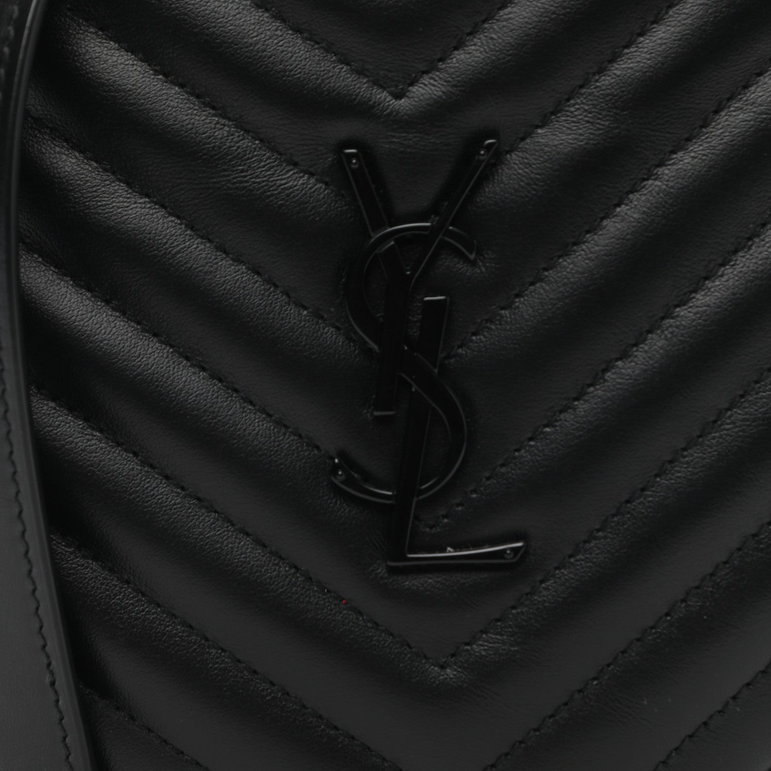 Saint Laurent Calfskin Matelasse Chevron Round Vinyle Camera Bag Black 8 of 10