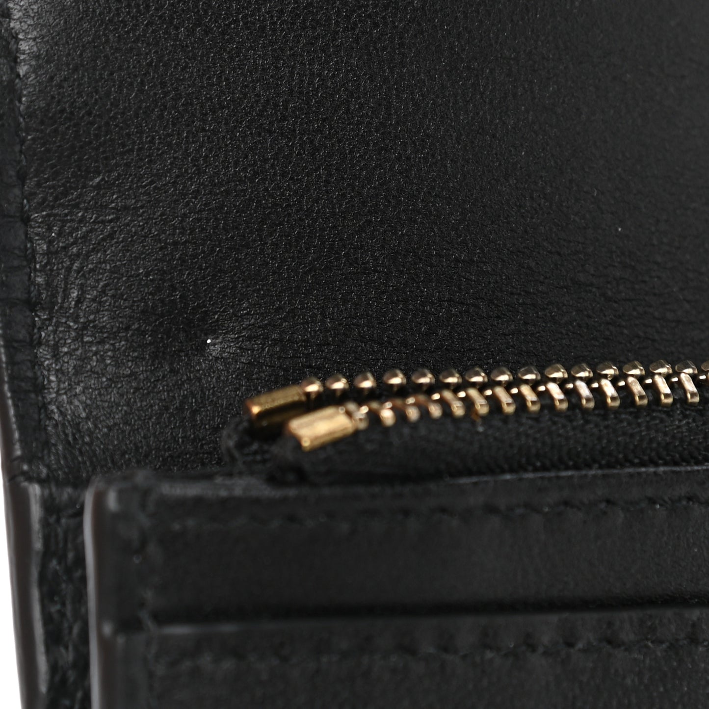 Grained Calfskin Saddle Wallet Lotus Black